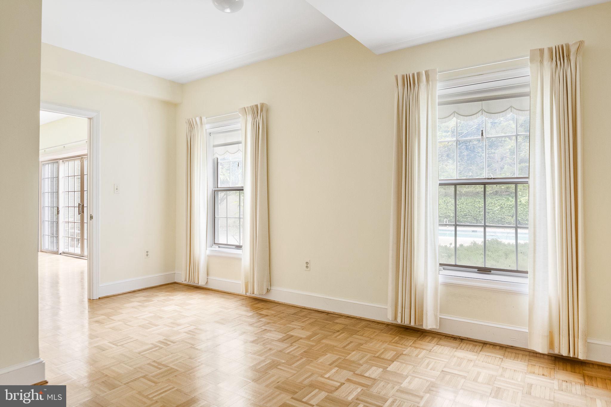 KENTSDALE ESTATES - Residential