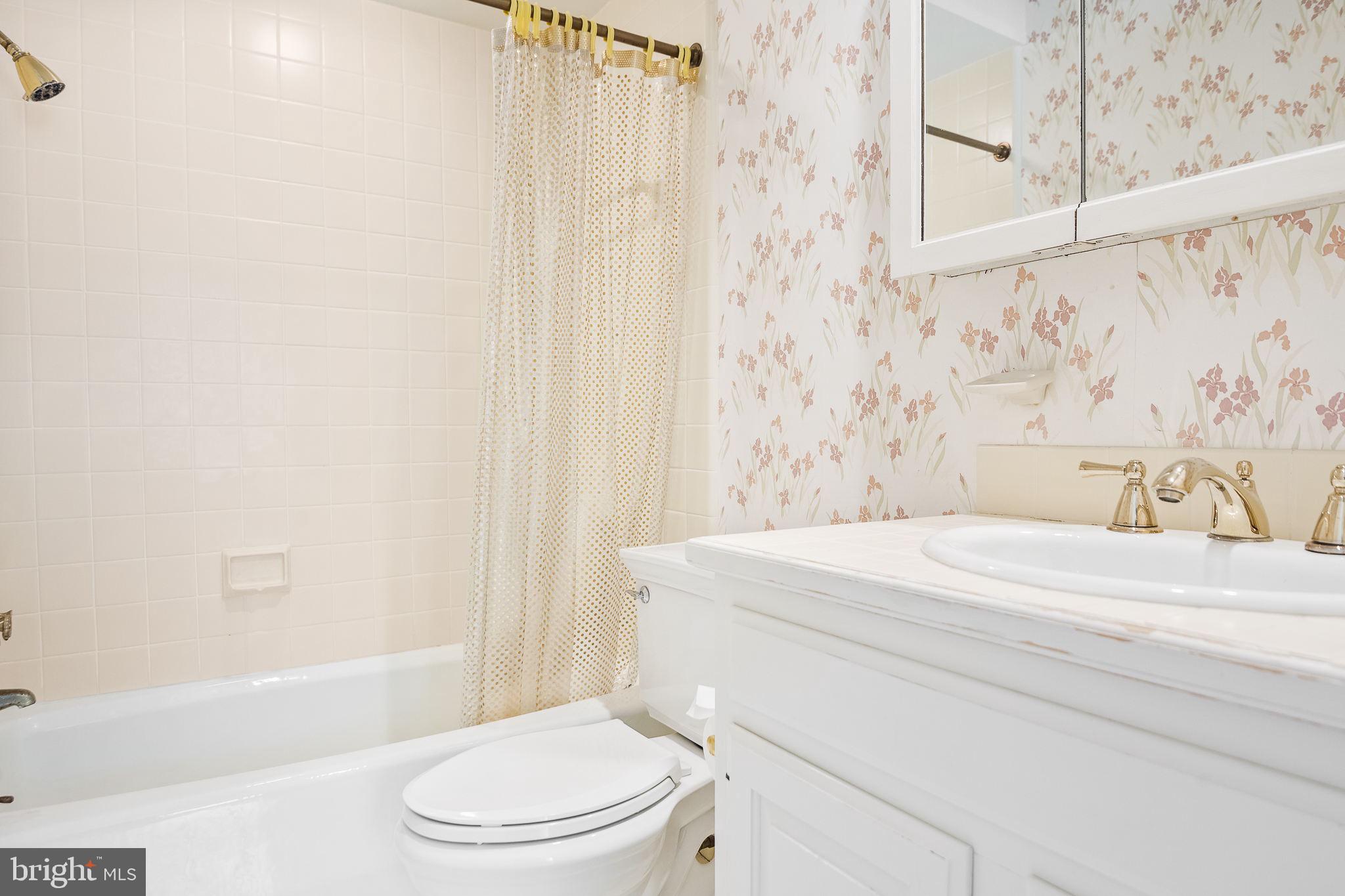 KENTSDALE ESTATES - Residential