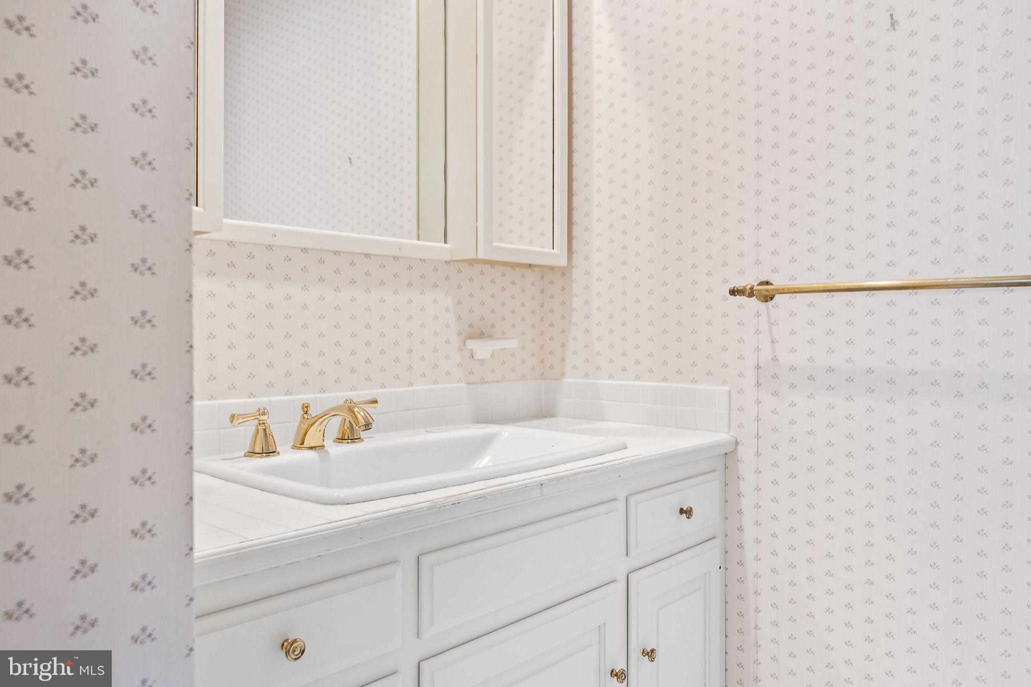 KENTSDALE ESTATES - Residential