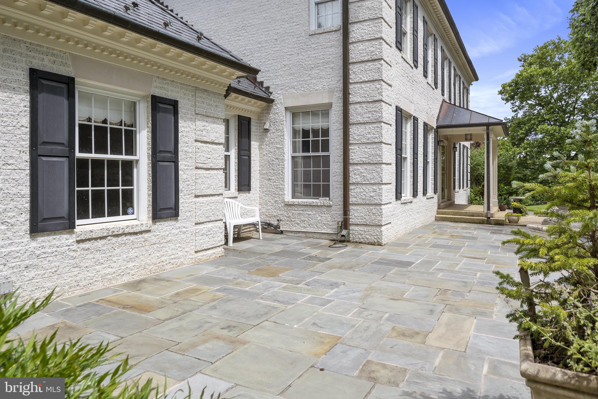 KENTSDALE ESTATES - Residential