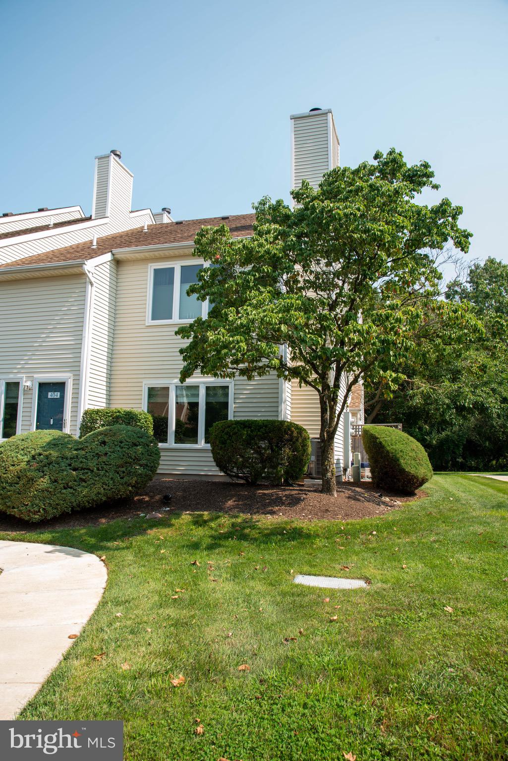 404 COLETTES COURT 404