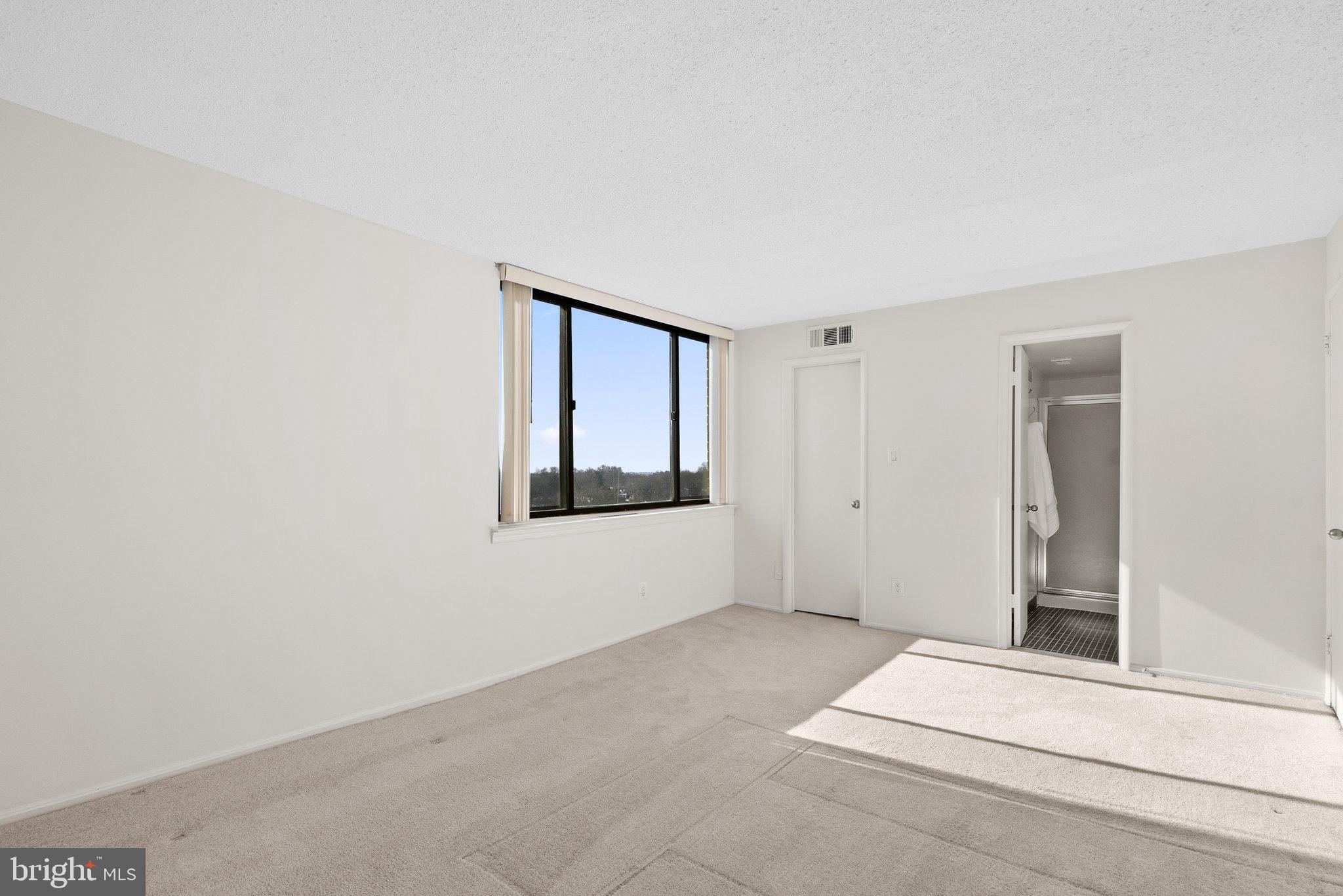 AMERICANA CENTRE - Residential Lease