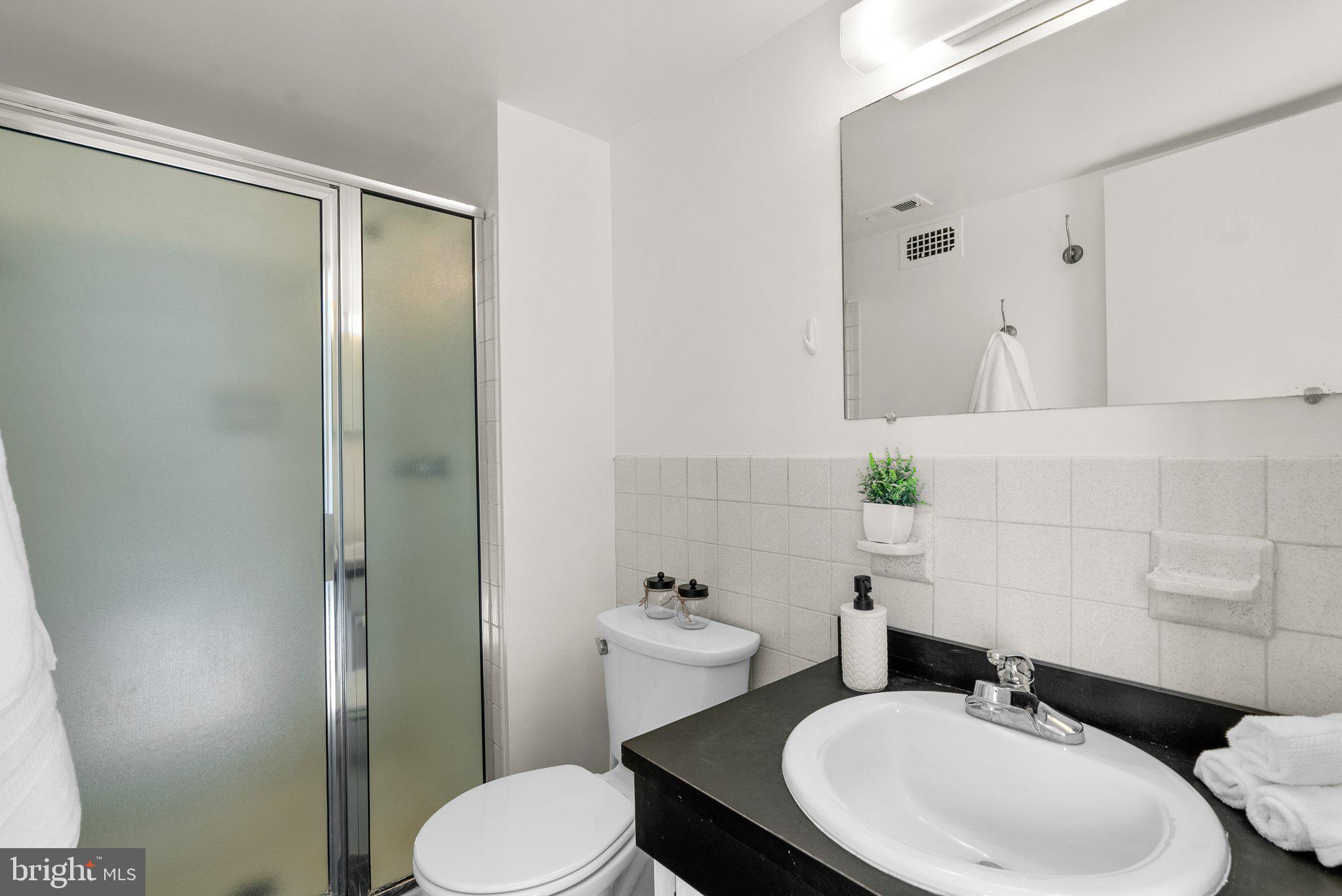 AMERICANA CENTRE - Residential Lease