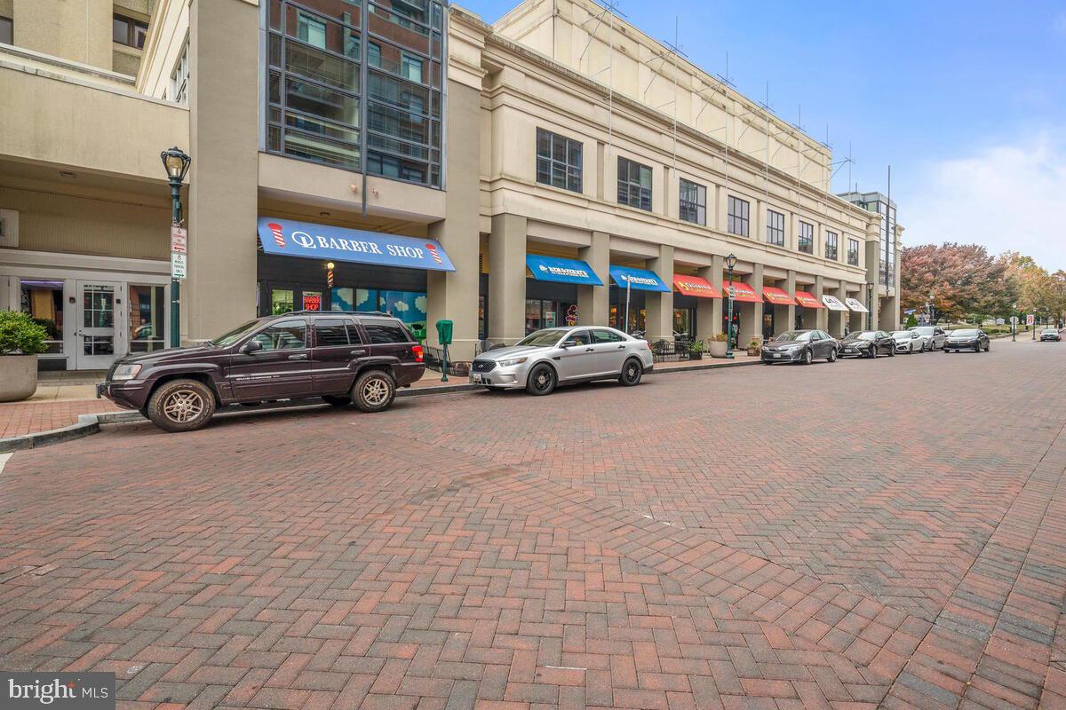 AMERICANA CENTRE - Residential Lease