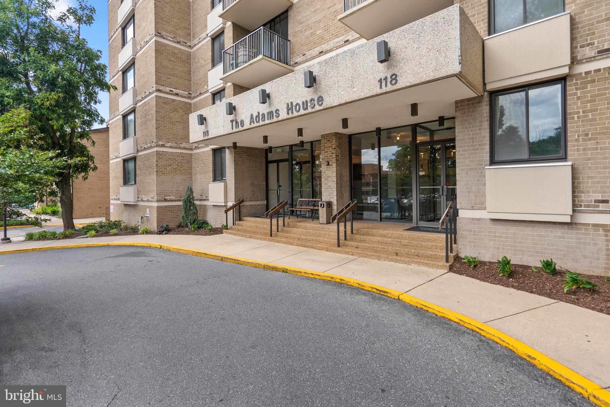 AMERICANA CENTRE - Residential Lease