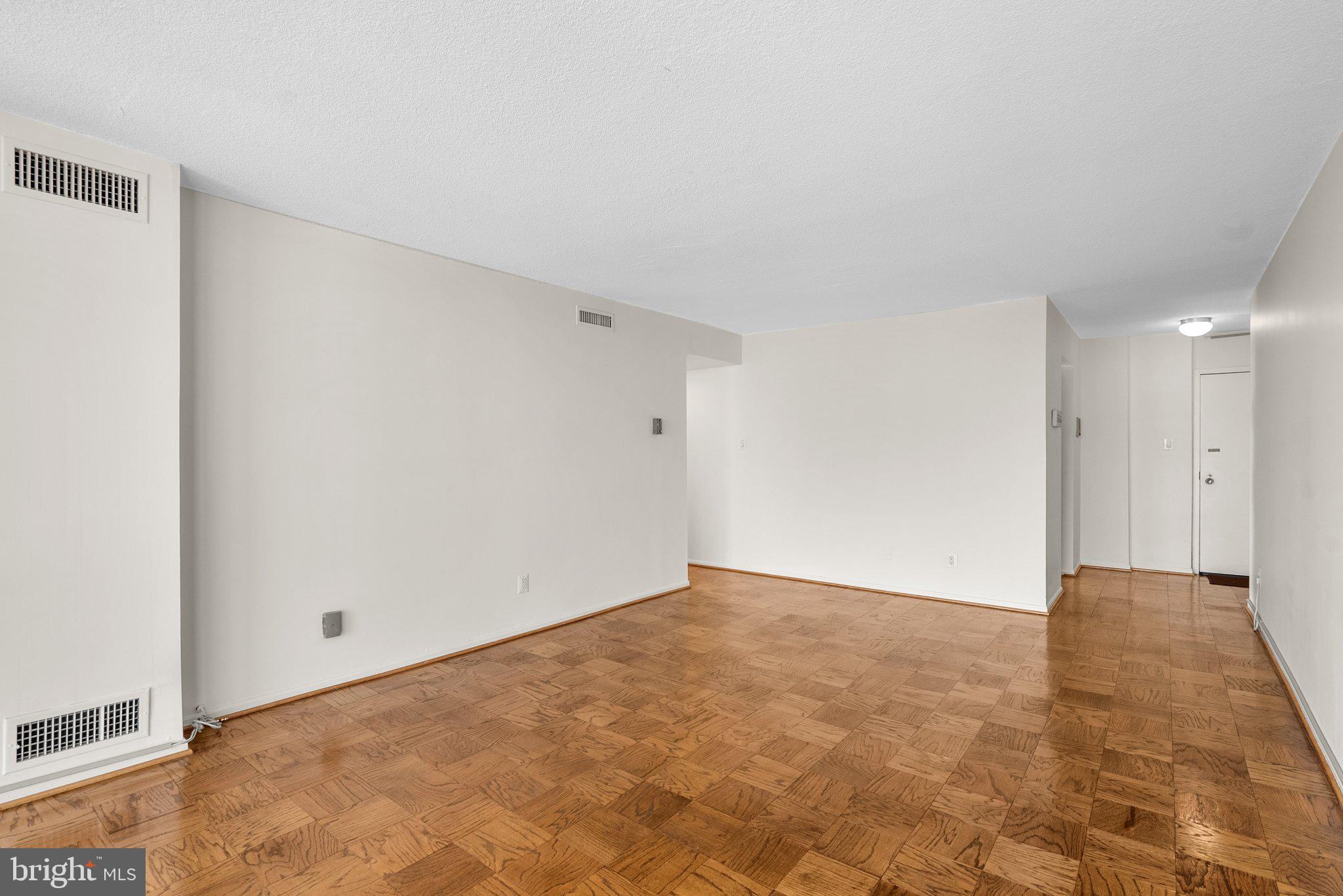 AMERICANA CENTRE - Residential Lease