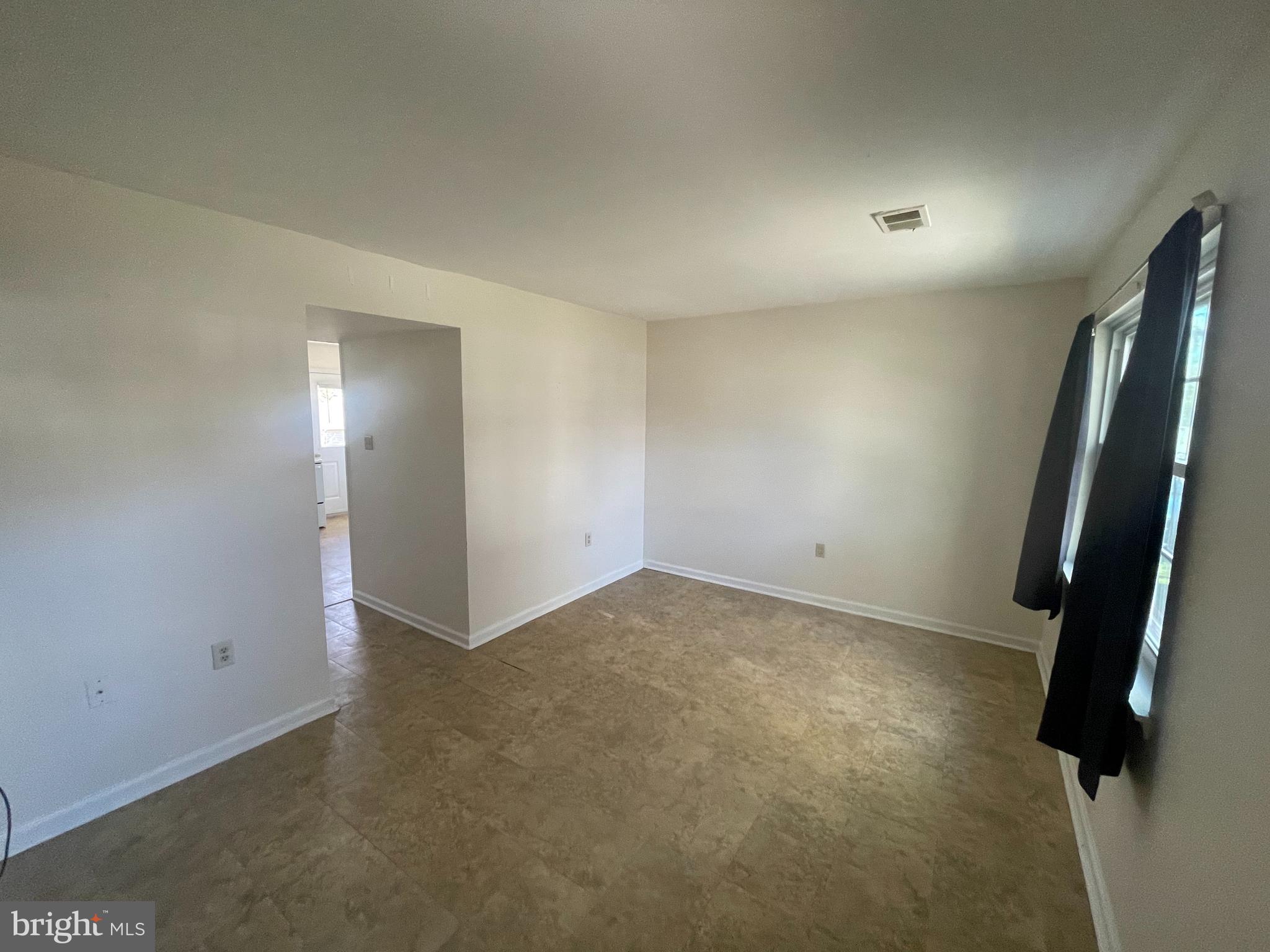 SURRY SQUARE - Residential Lease