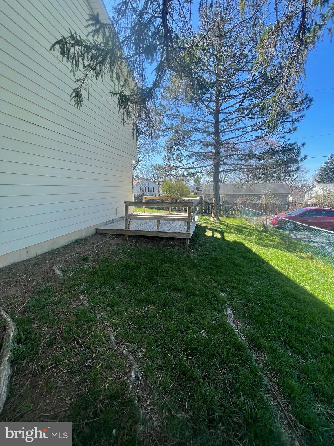 SURRY SQUARE - Residential Lease