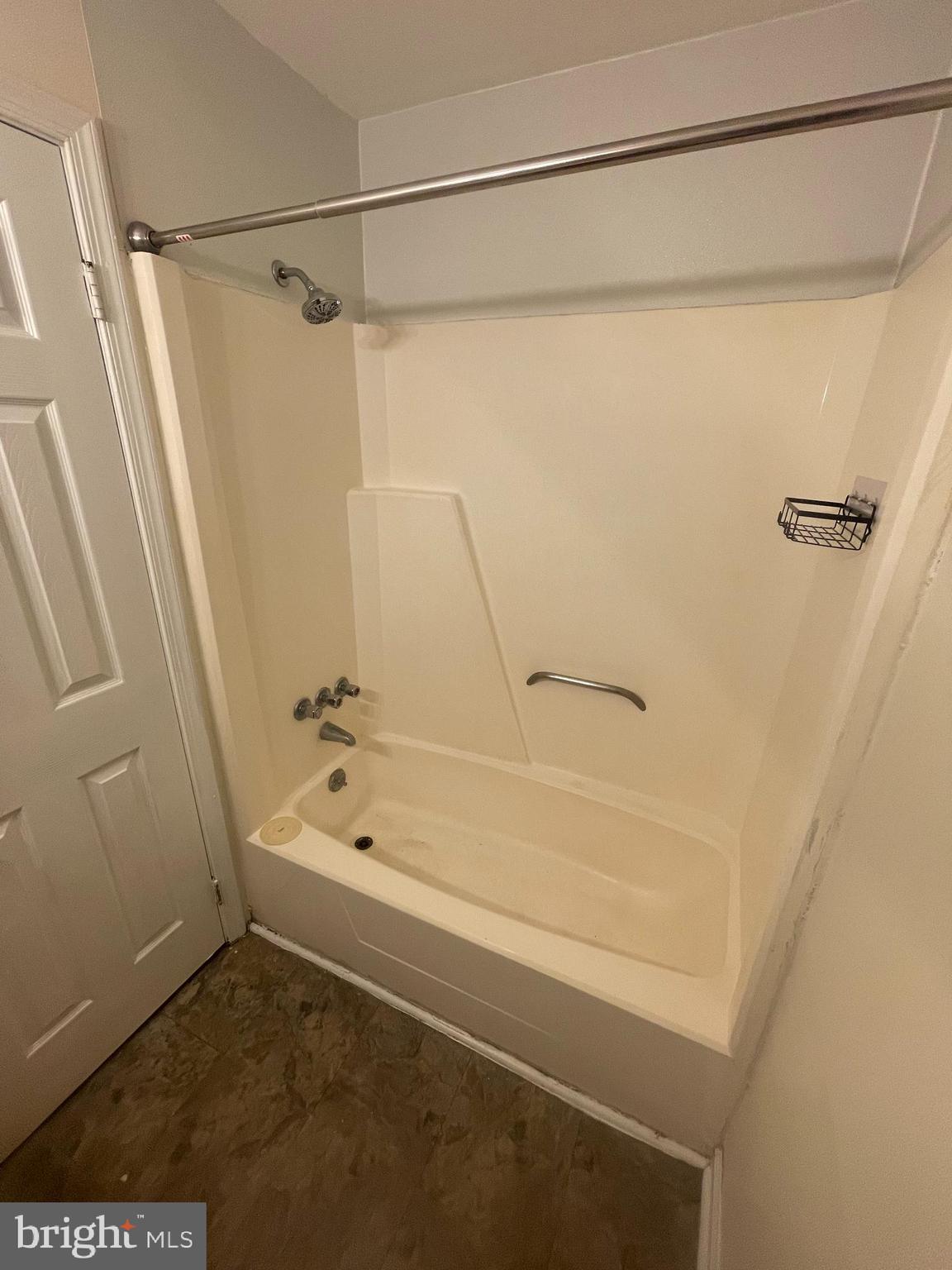 SURRY SQUARE - Residential Lease