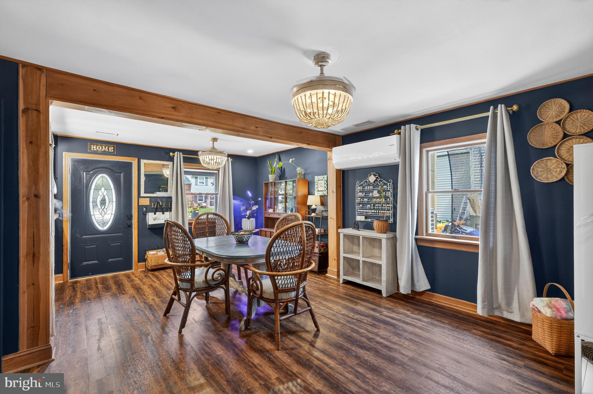 1206 LAKEVIEW DRIVE