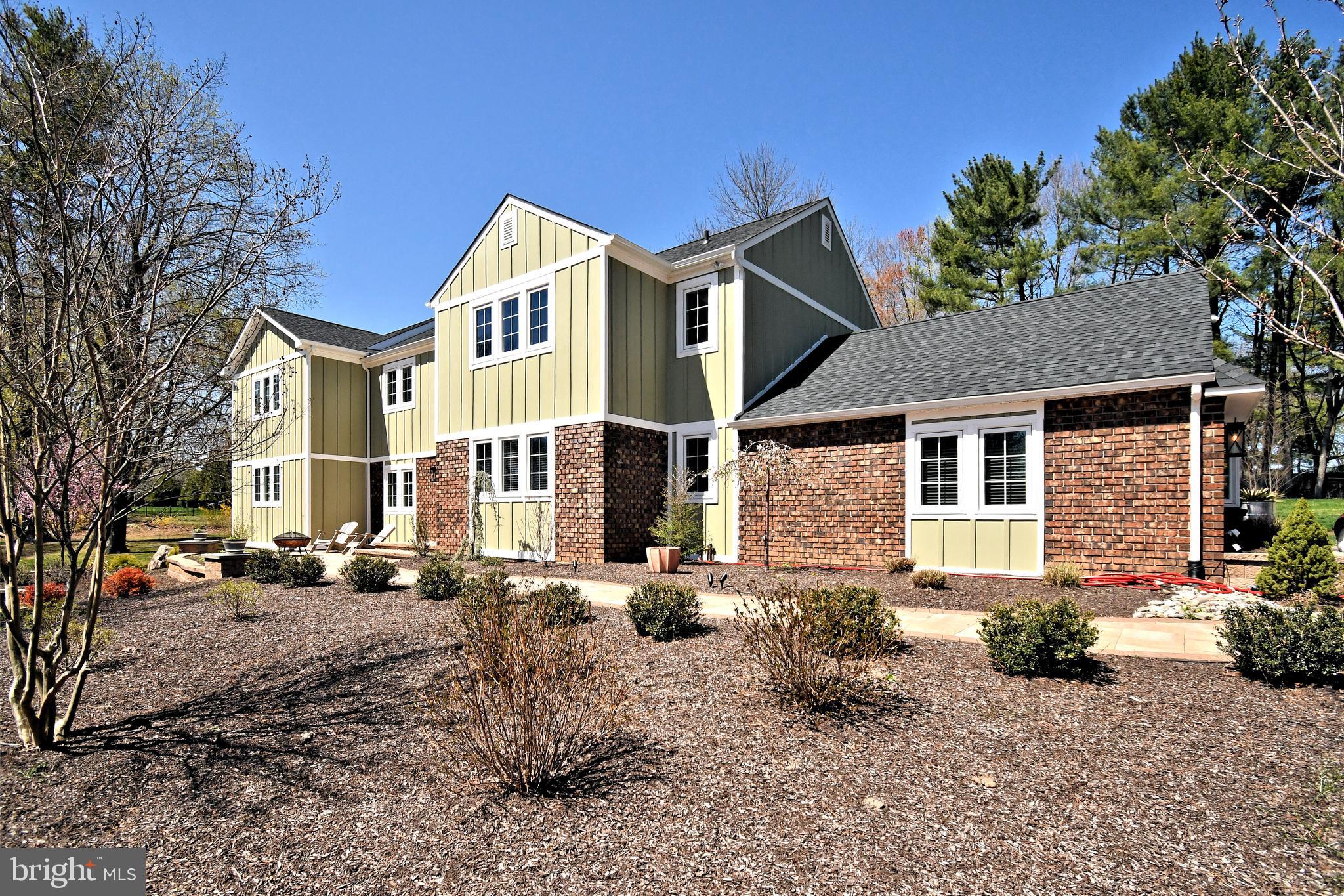 6 CATON CIRCLE