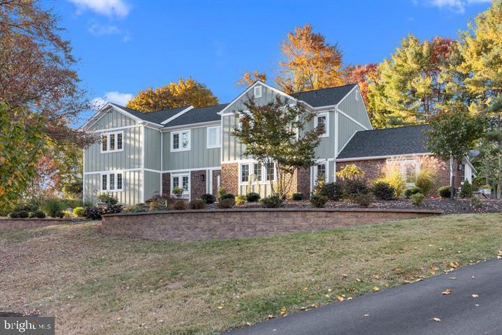 6 CATON CIRCLE