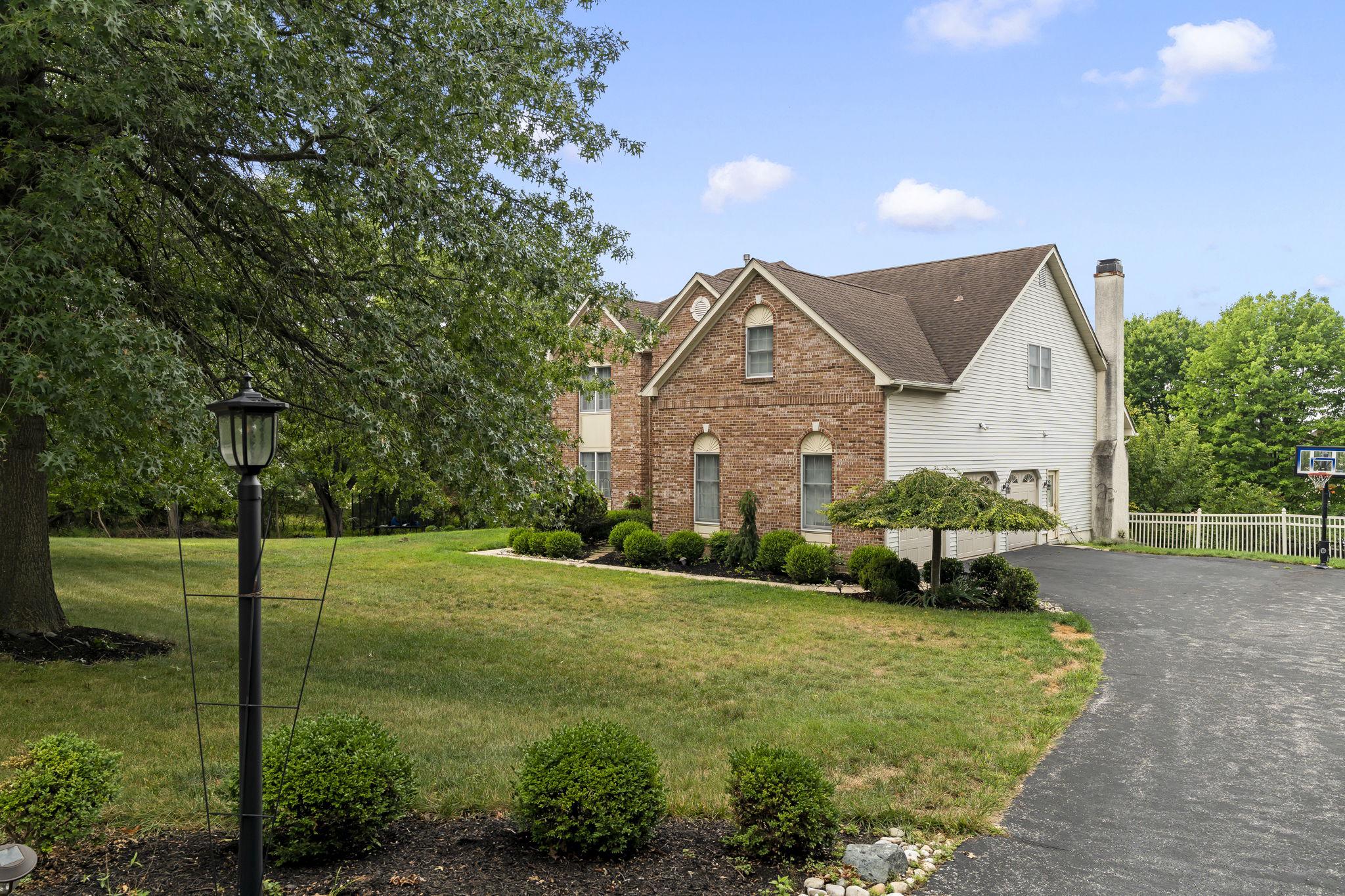 1015 REDTAIL ROAD