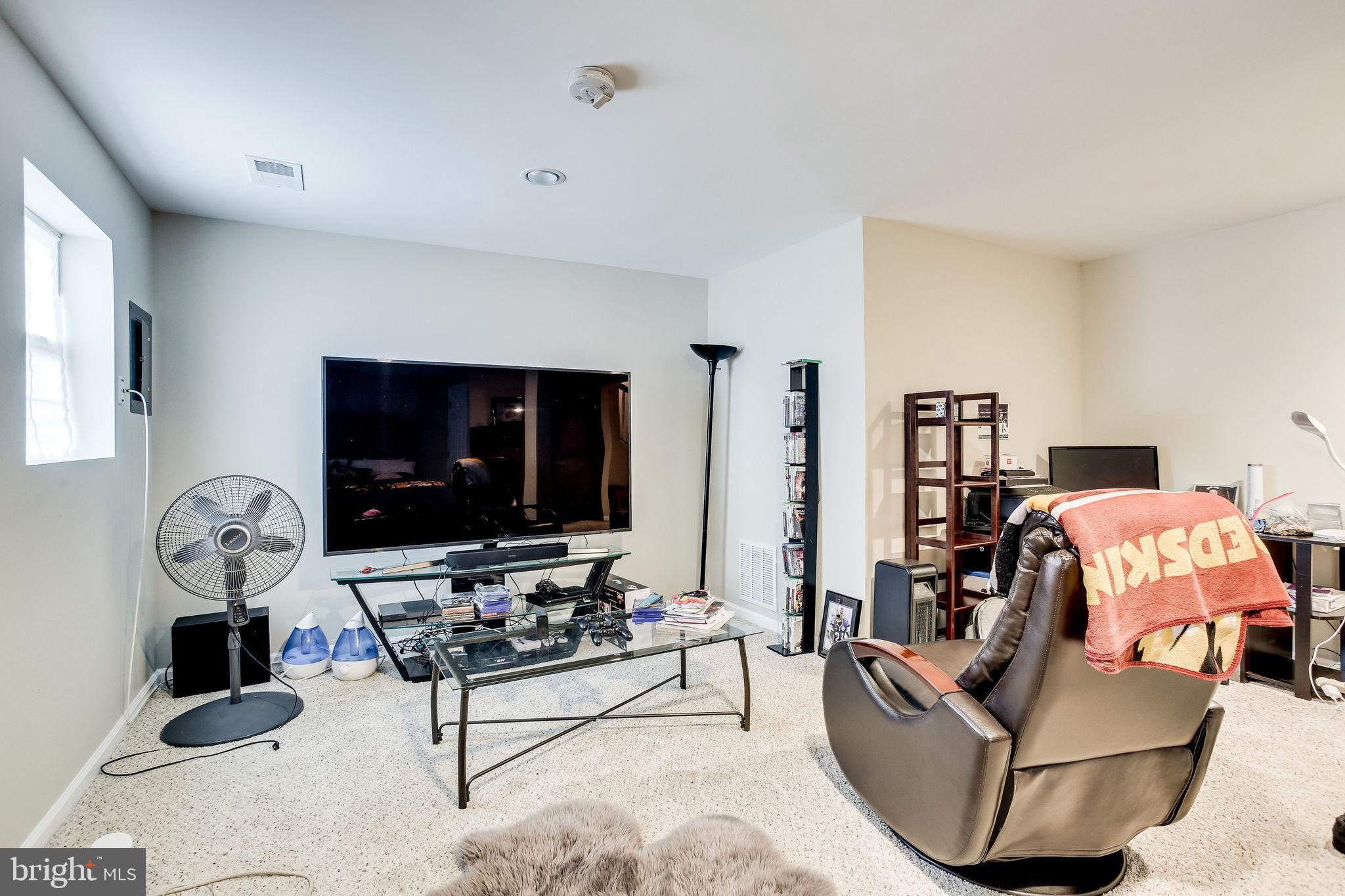 COUNTRYSIDE - Residential