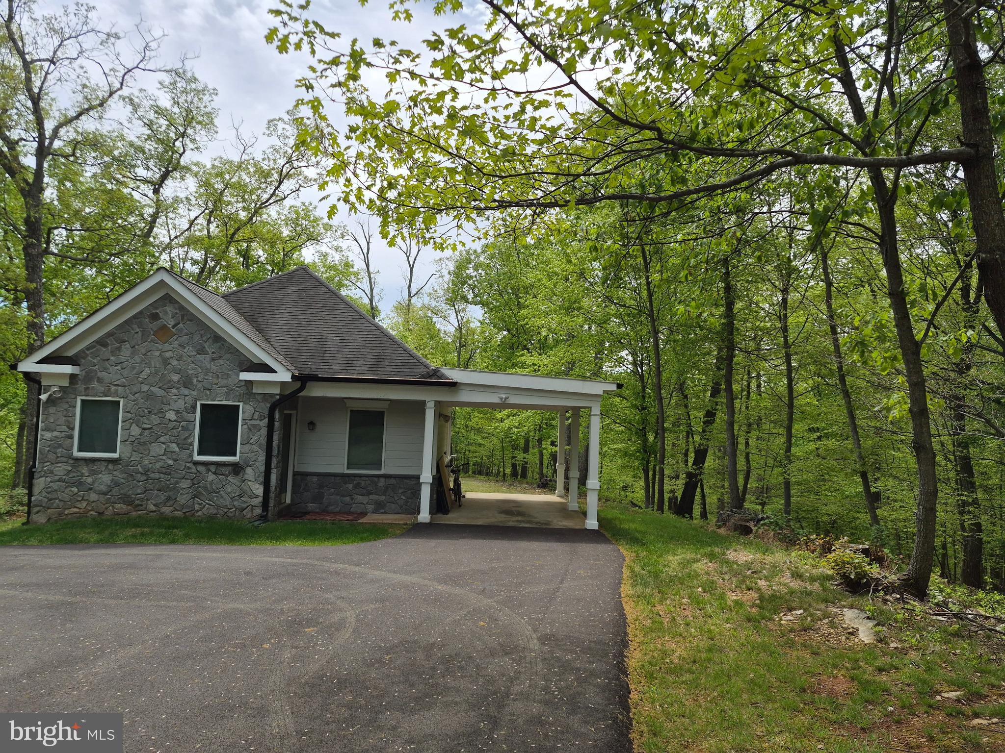 41453 FOX CREEK LN VA 201 FOX CREEK LN