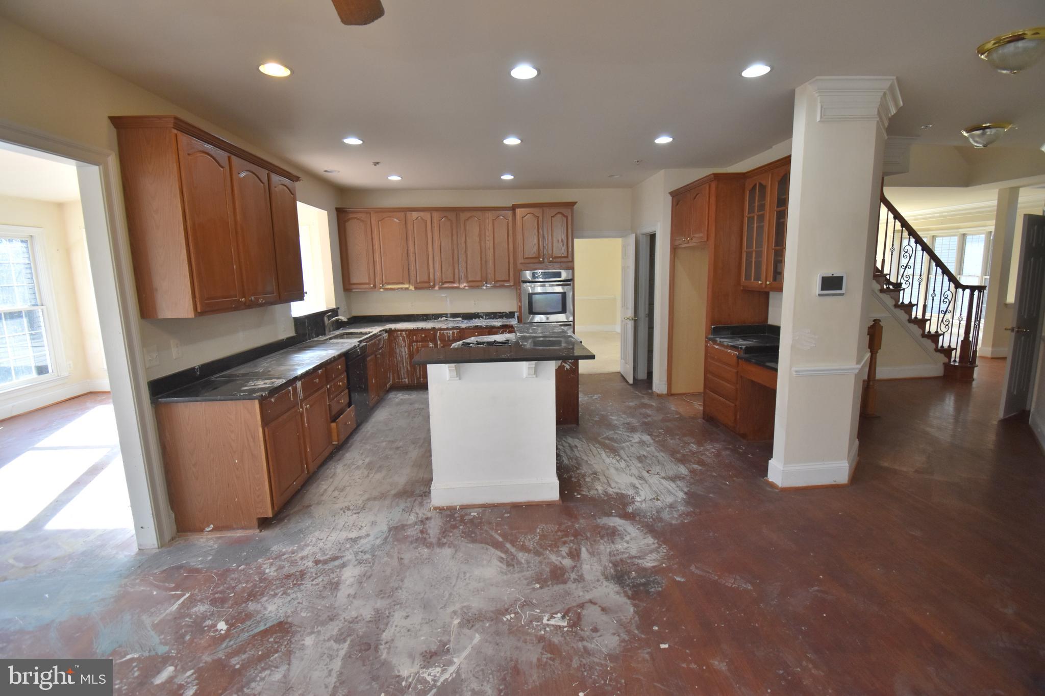 OAK CREEK CLUB - Residential