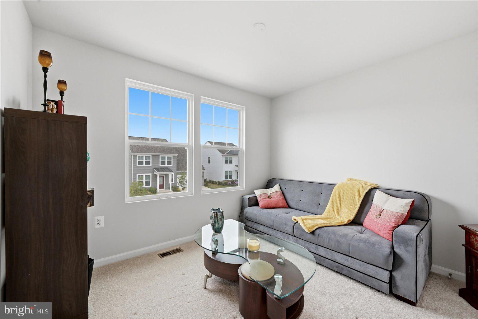 PRESIDENTS POINTE - Residential