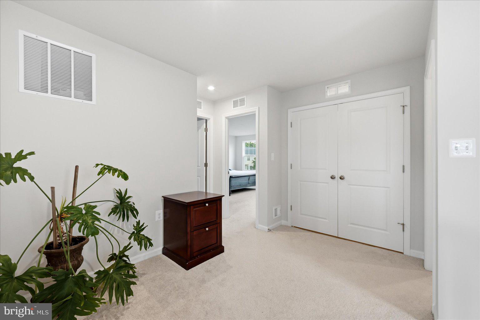 PRESIDENTS POINTE - Residential