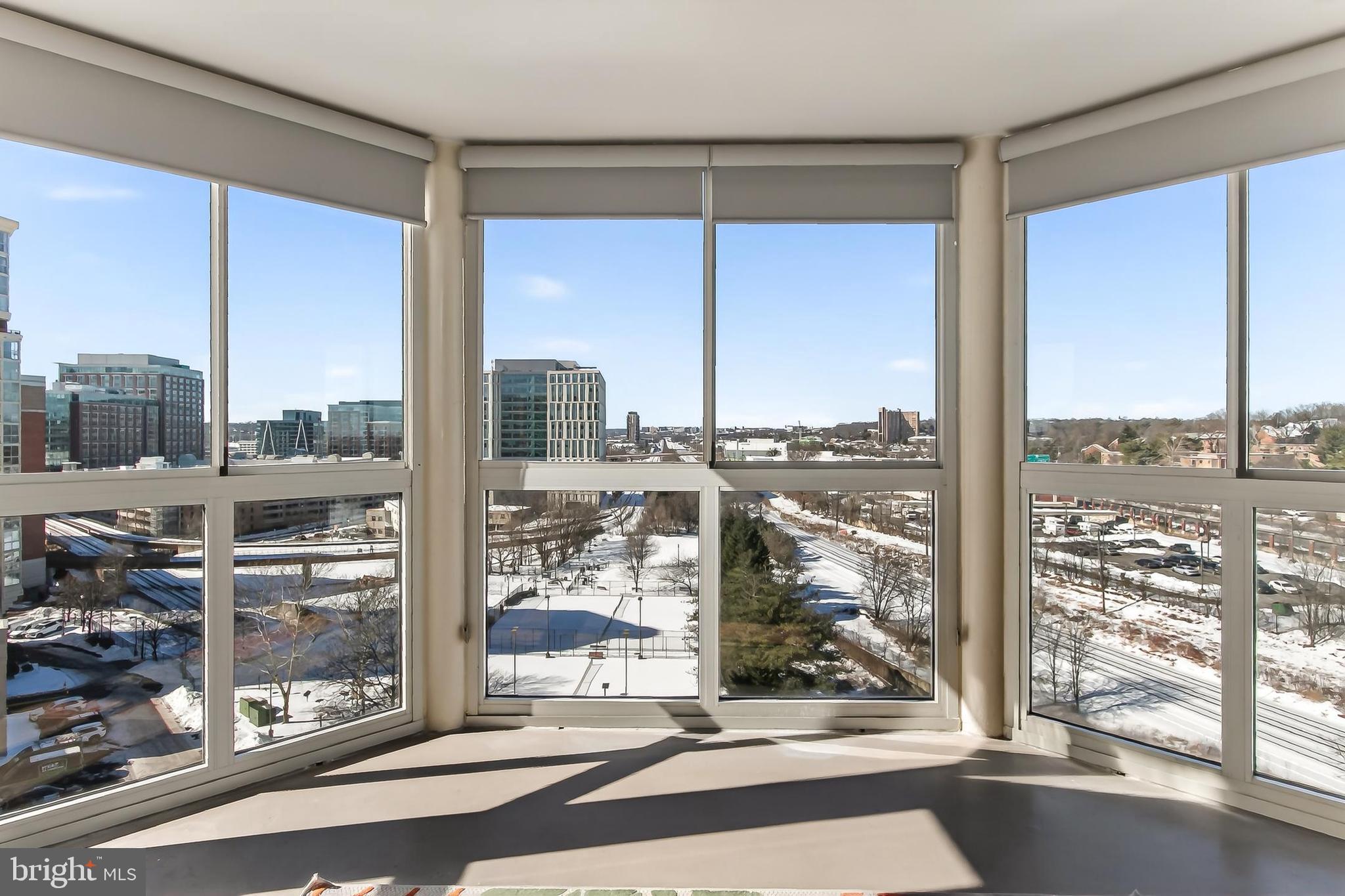 CARLYLE TOWERS - Residential