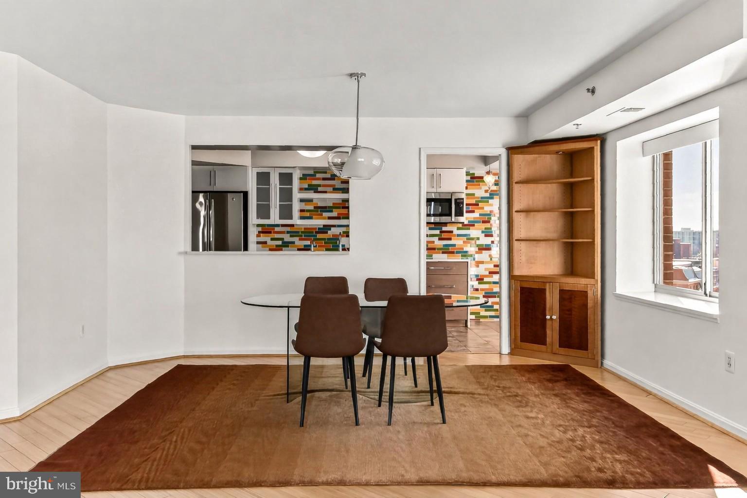 CARLYLE TOWERS - Residential