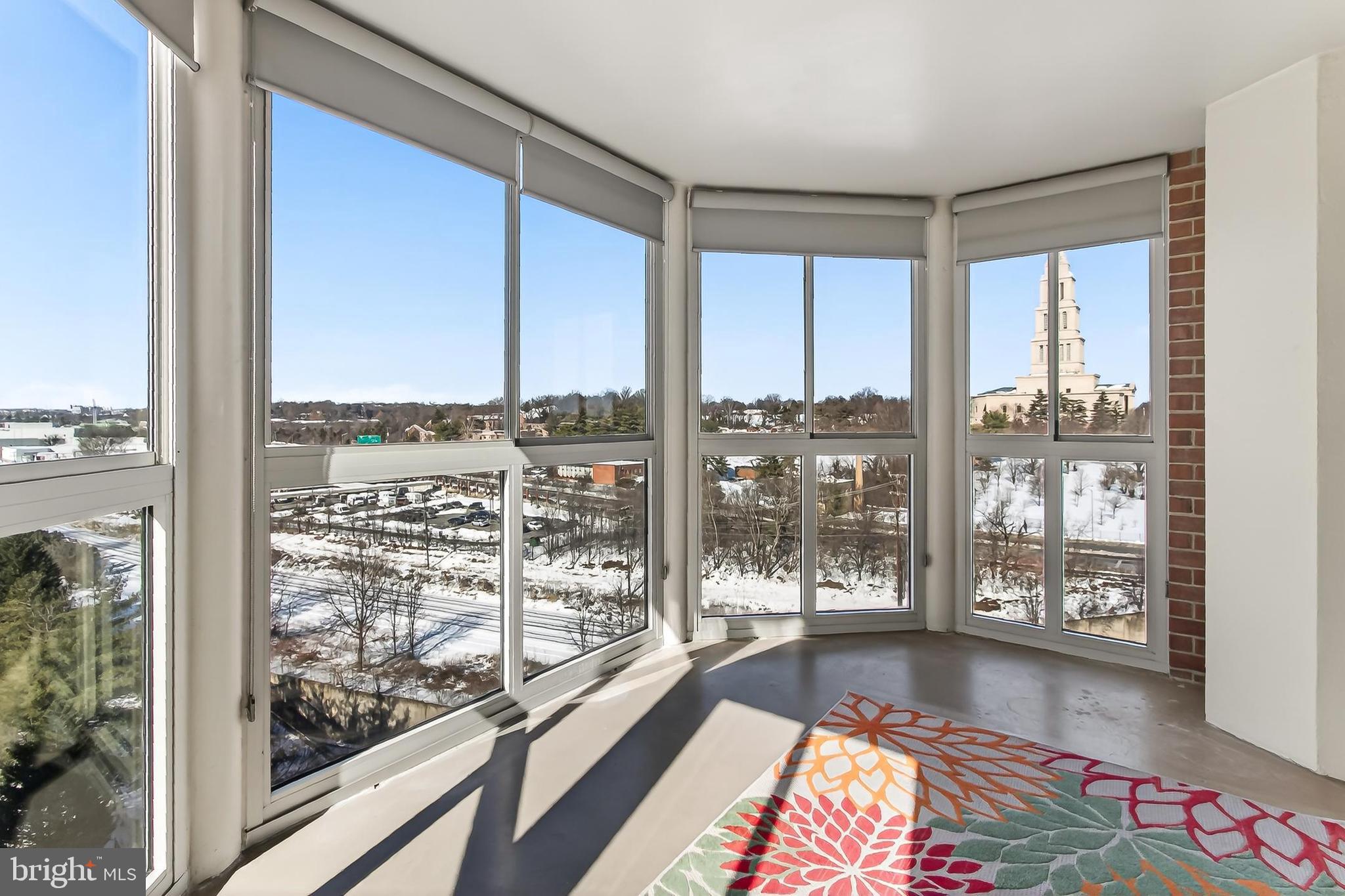 CARLYLE TOWERS - Residential