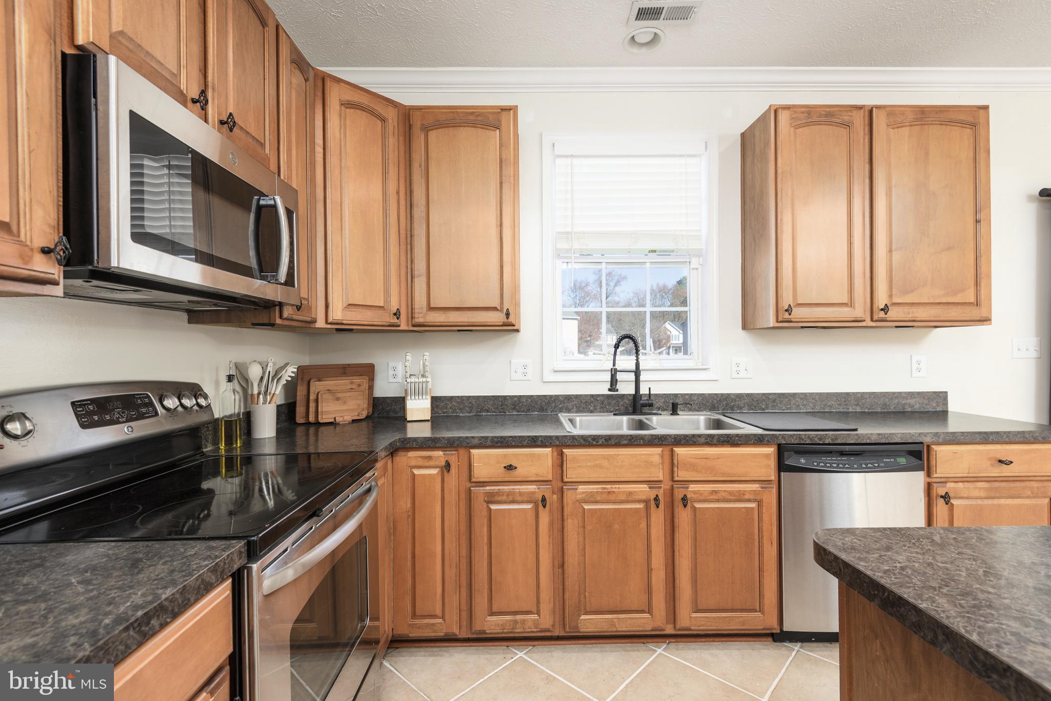 SAVANNAH OVERLOOK - Residential