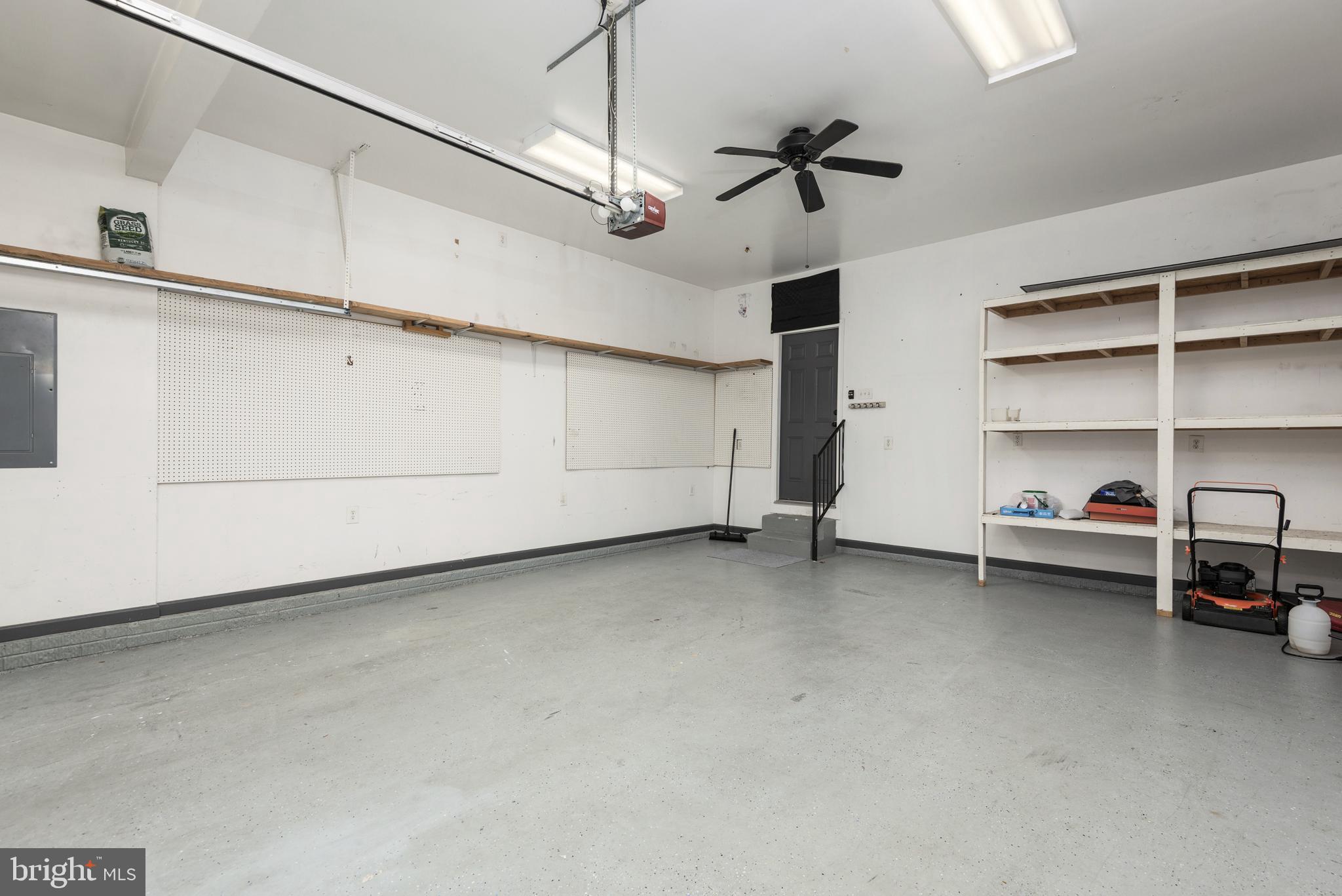 SAVANNAH OVERLOOK - Residential