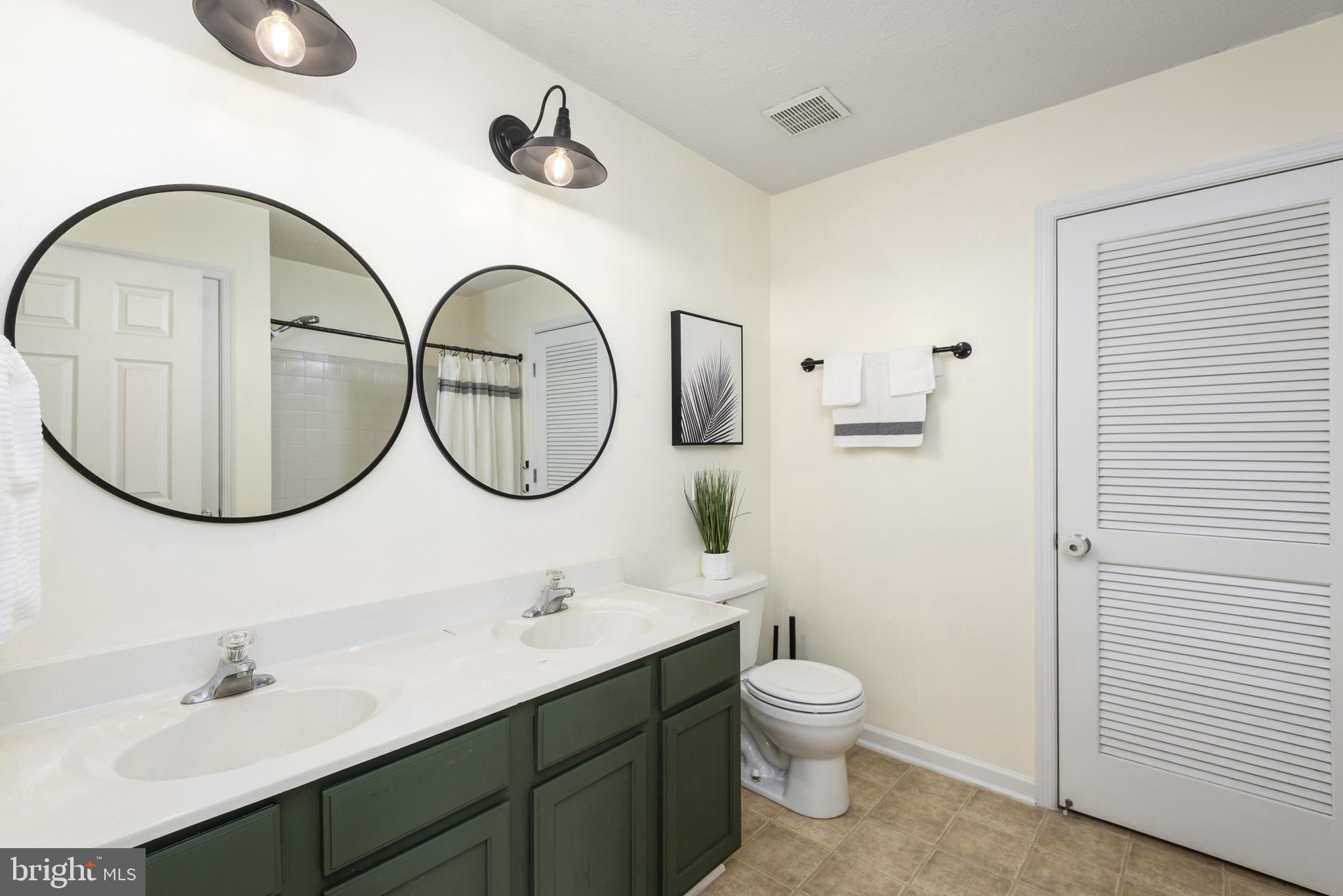 SAVANNAH OVERLOOK - Residential