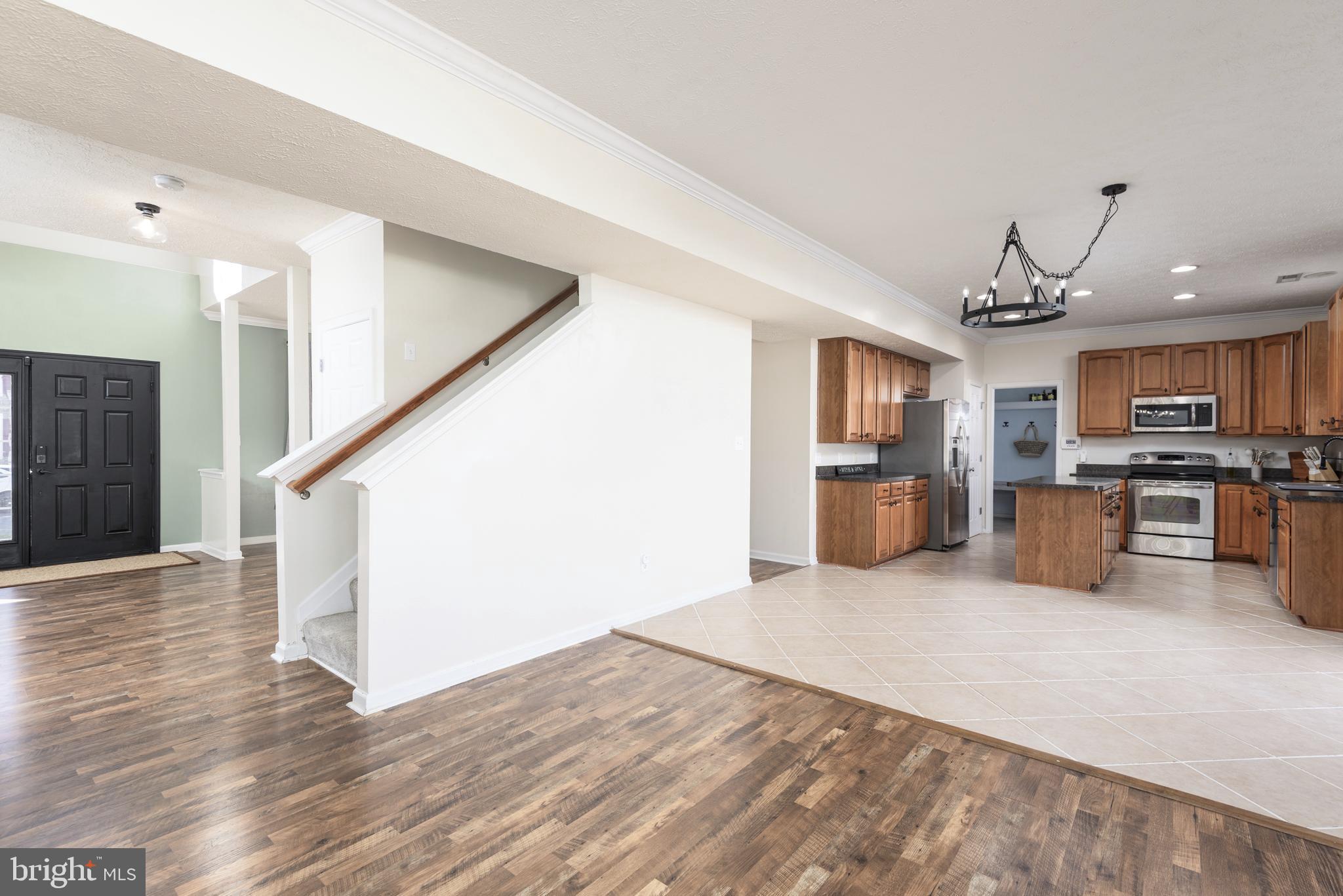 SAVANNAH OVERLOOK - Residential