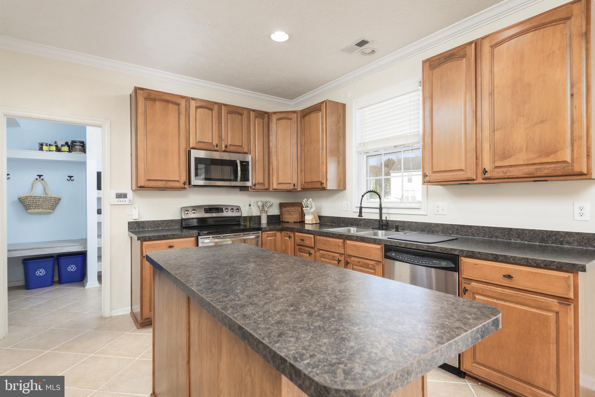 SAVANNAH OVERLOOK - Residential