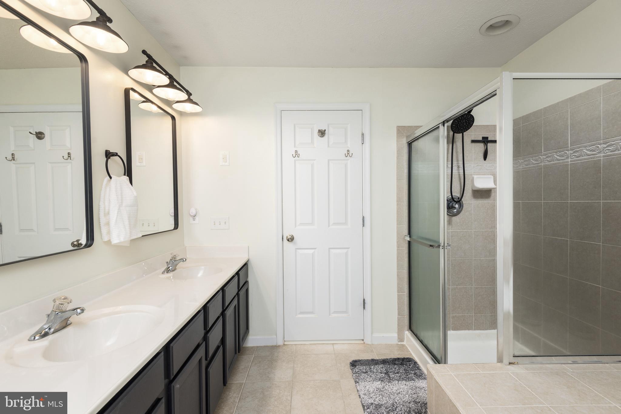 SAVANNAH OVERLOOK - Residential