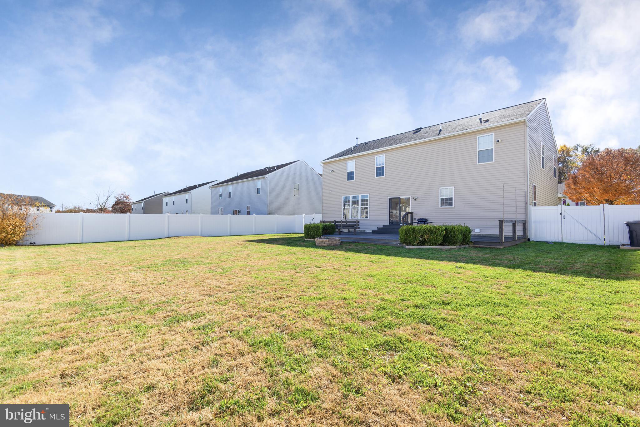 SAVANNAH OVERLOOK - Residential