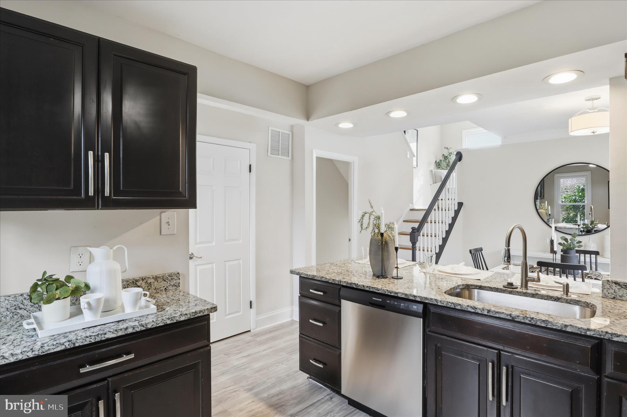 9284 CANTERBURY RIDING 61