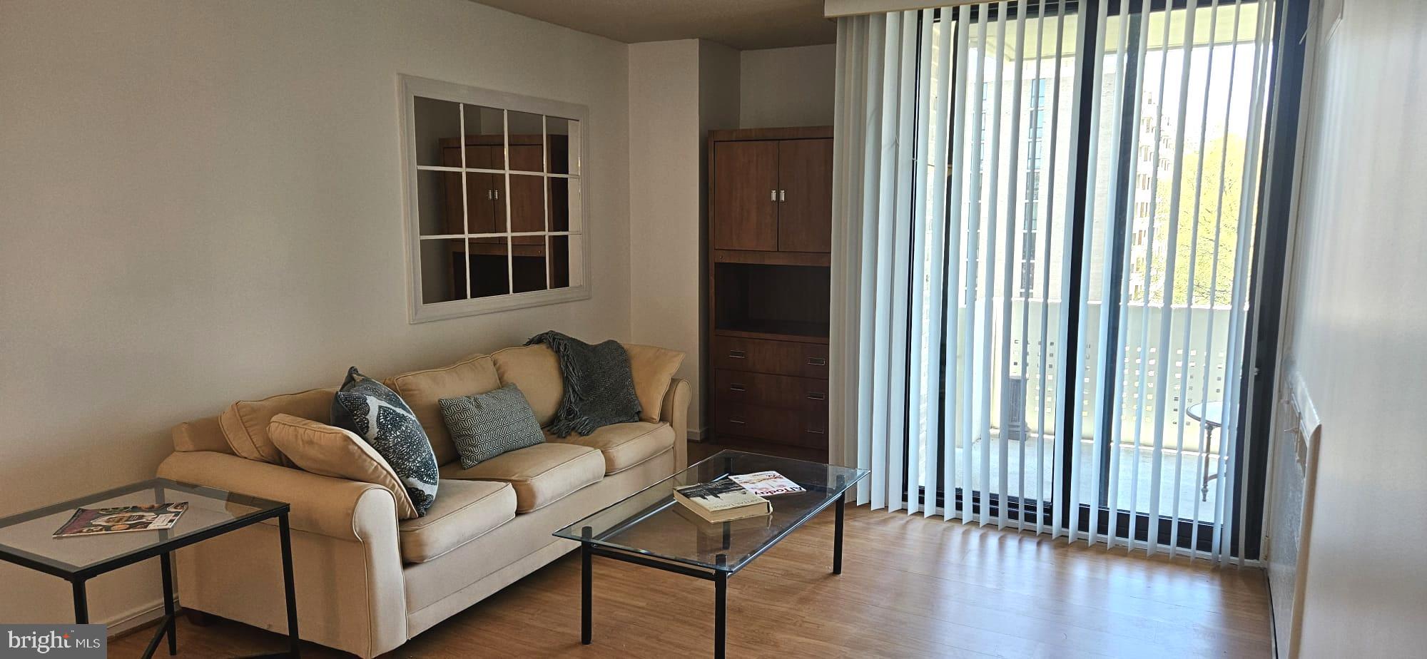 1250 4TH STREET SW W405