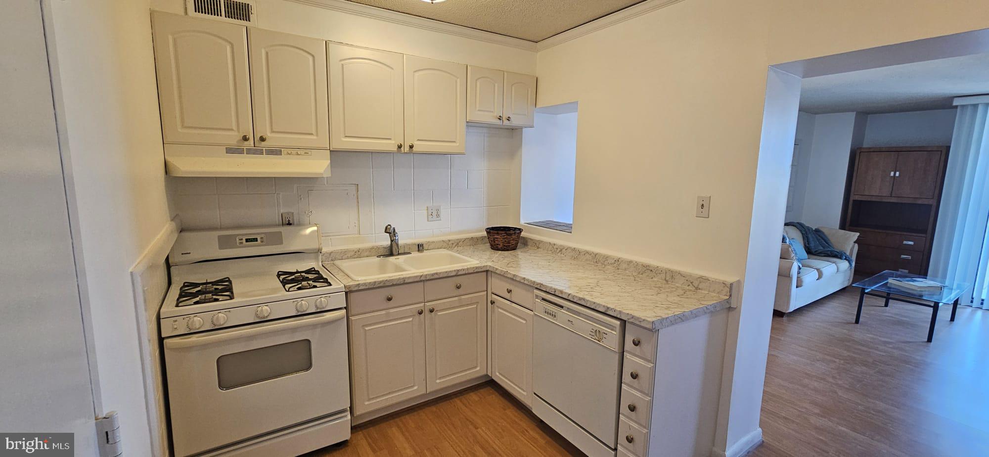 1250 4TH STREET SW W405