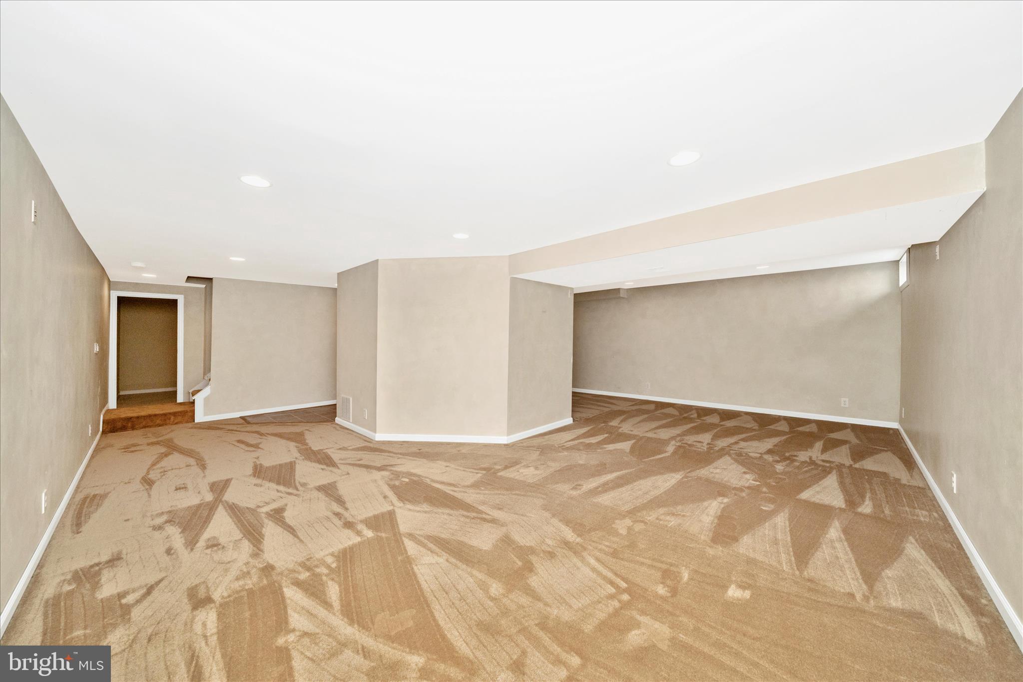 LONGRIDGE KNOLLS - Residential