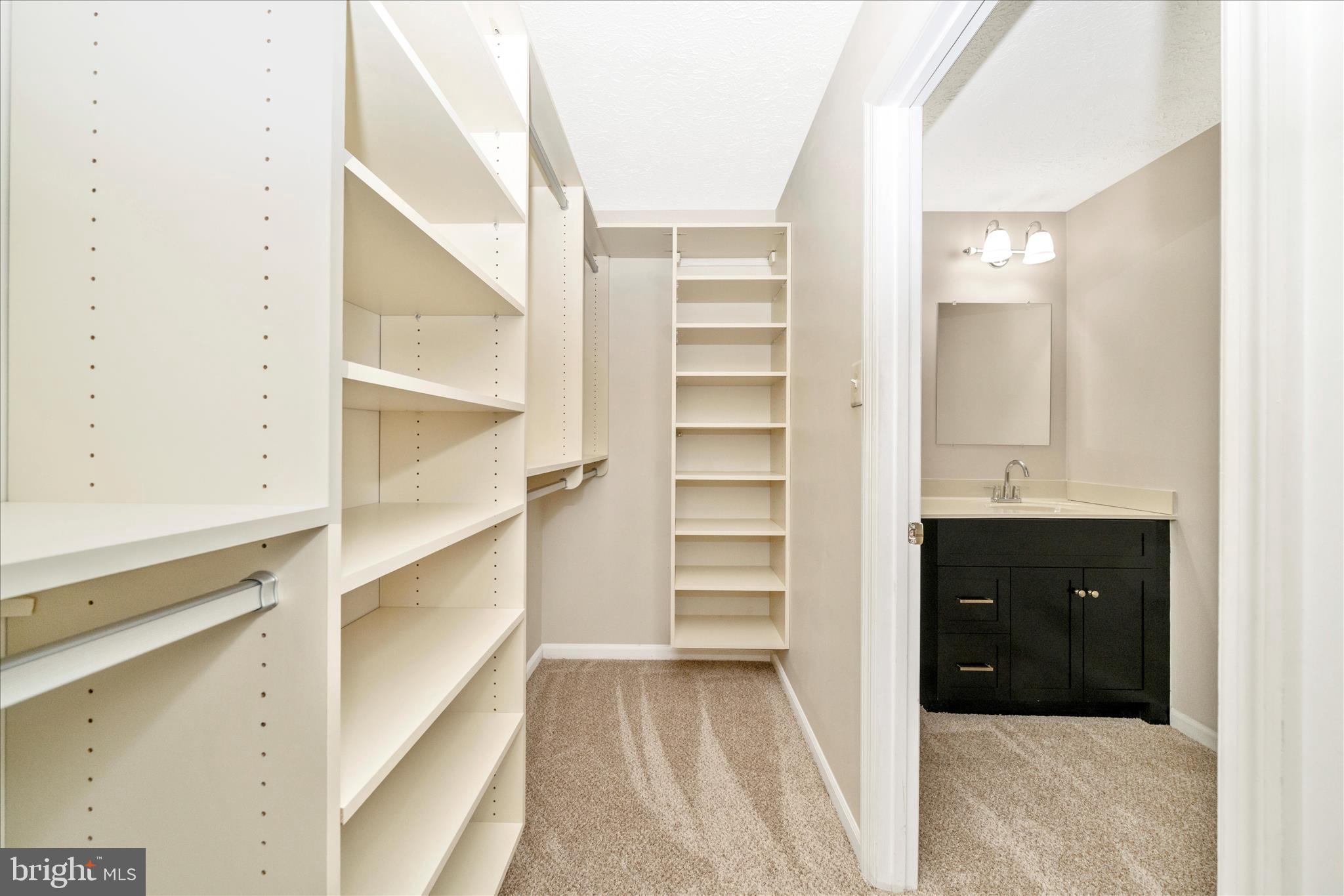 LONGRIDGE KNOLLS - Residential