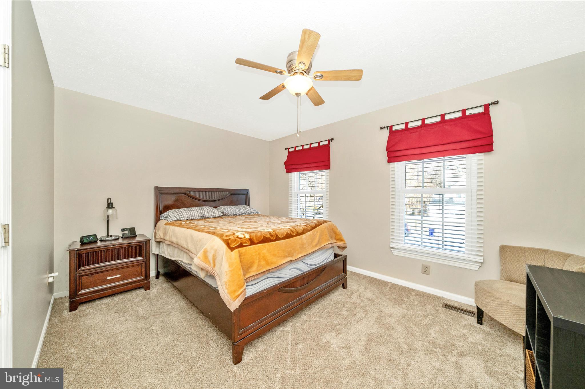 LONGRIDGE KNOLLS - Residential