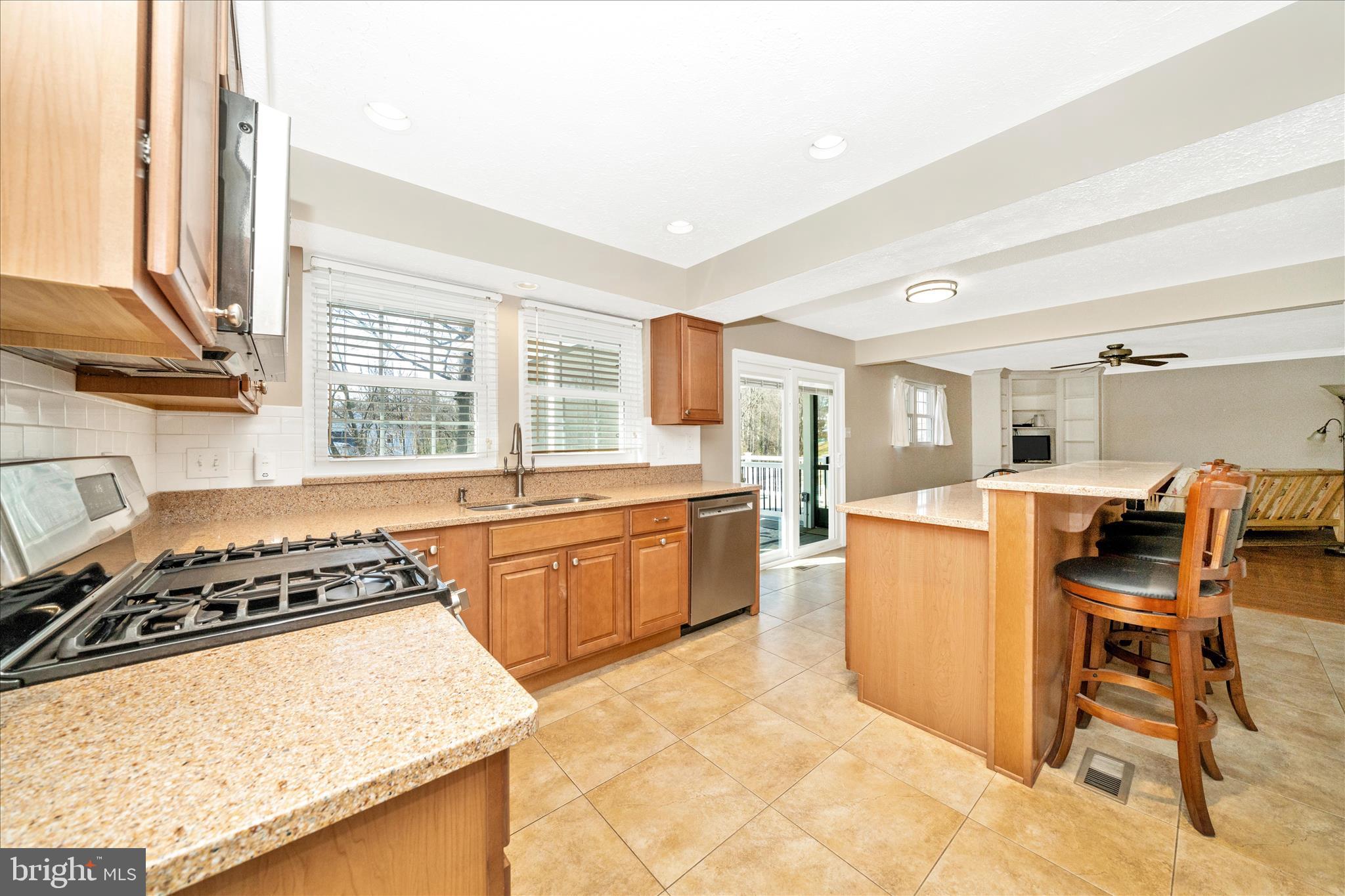 LONGRIDGE KNOLLS - Residential