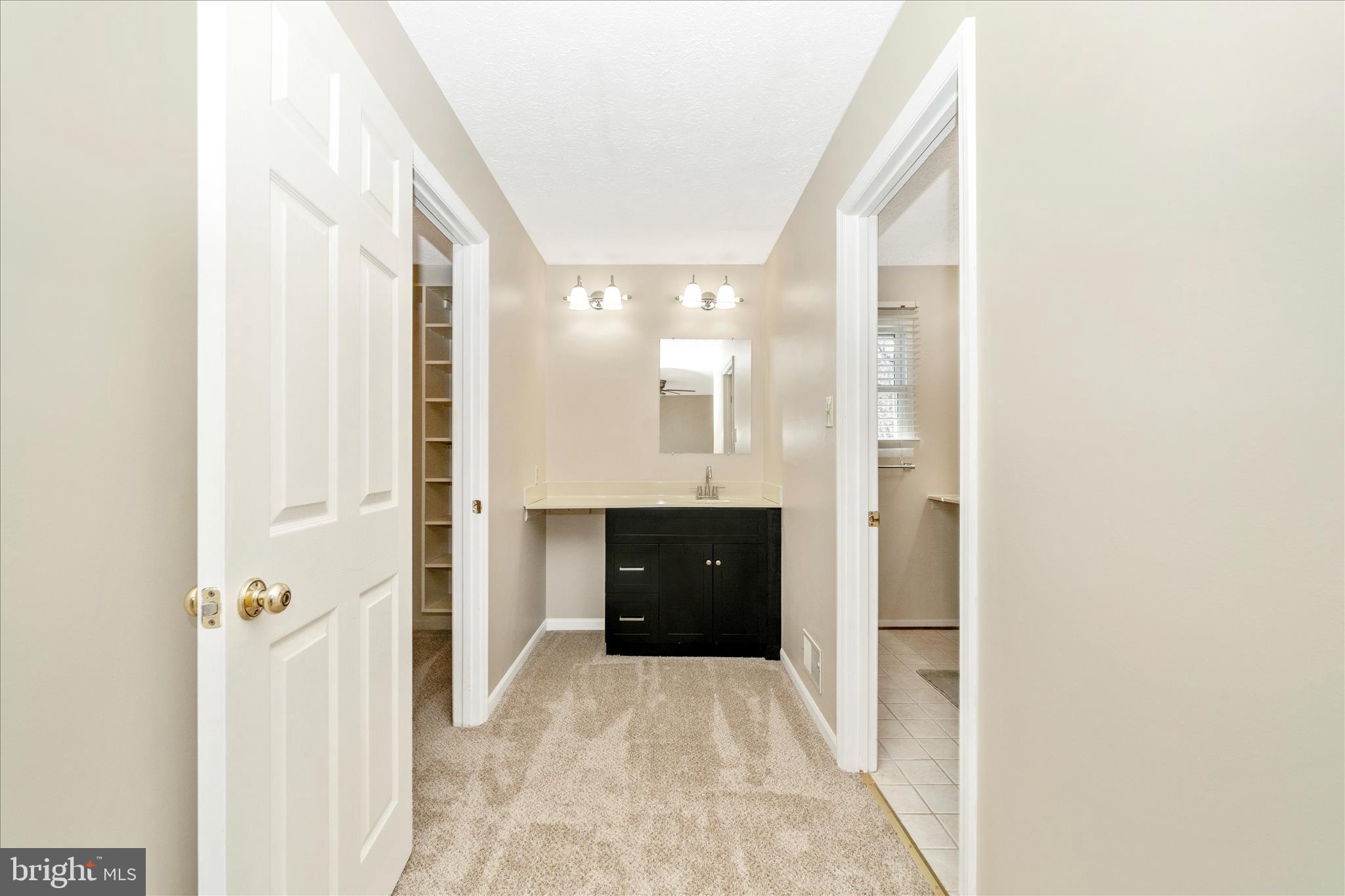 LONGRIDGE KNOLLS - Residential