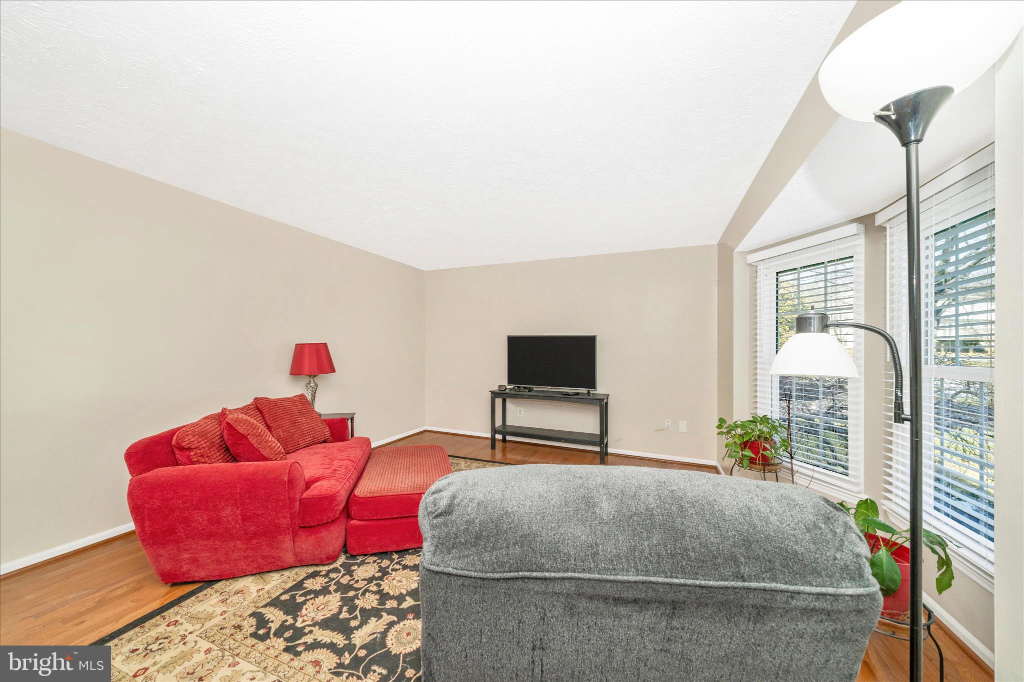 LONGRIDGE KNOLLS - Residential