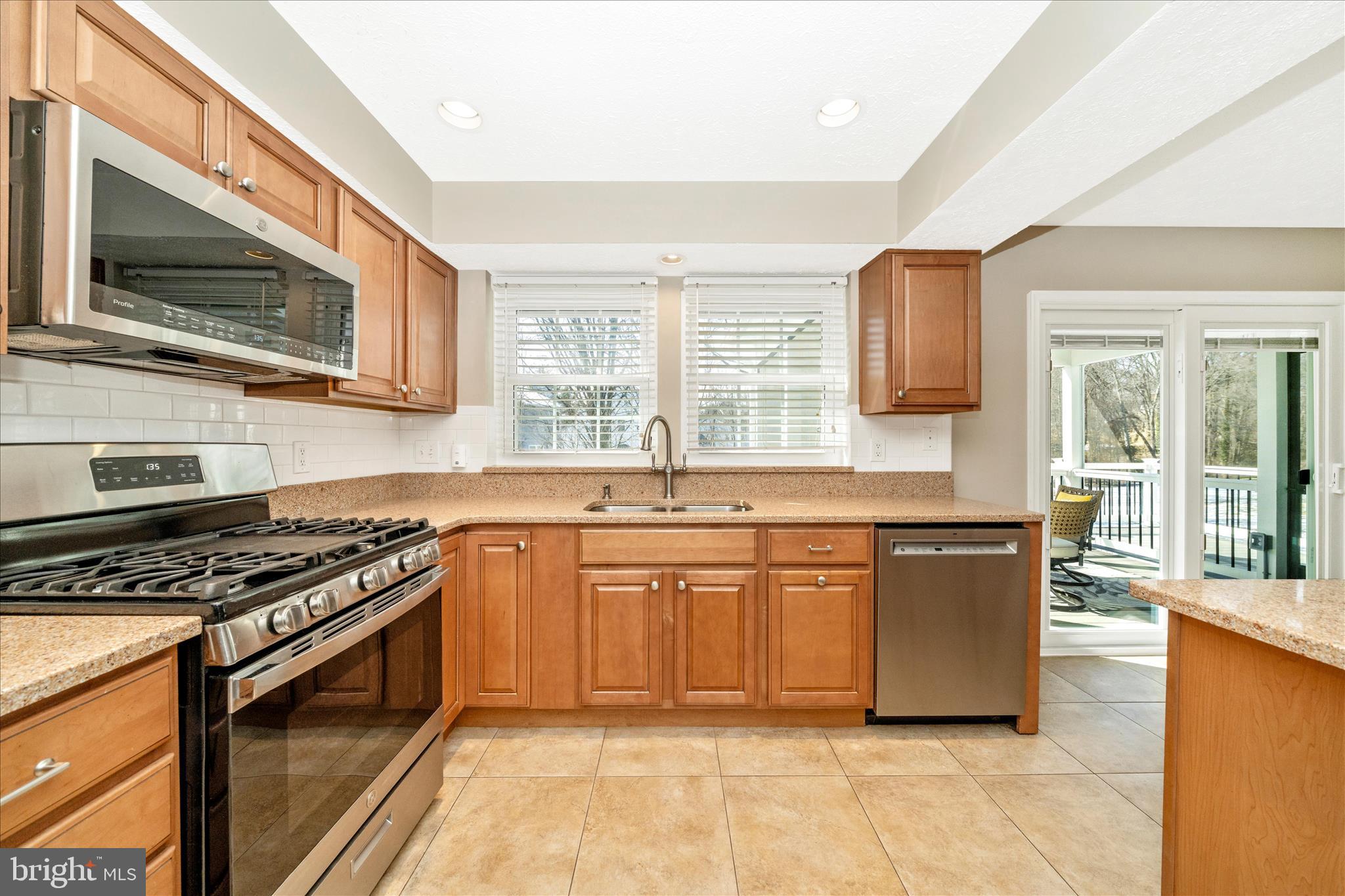 LONGRIDGE KNOLLS - Residential