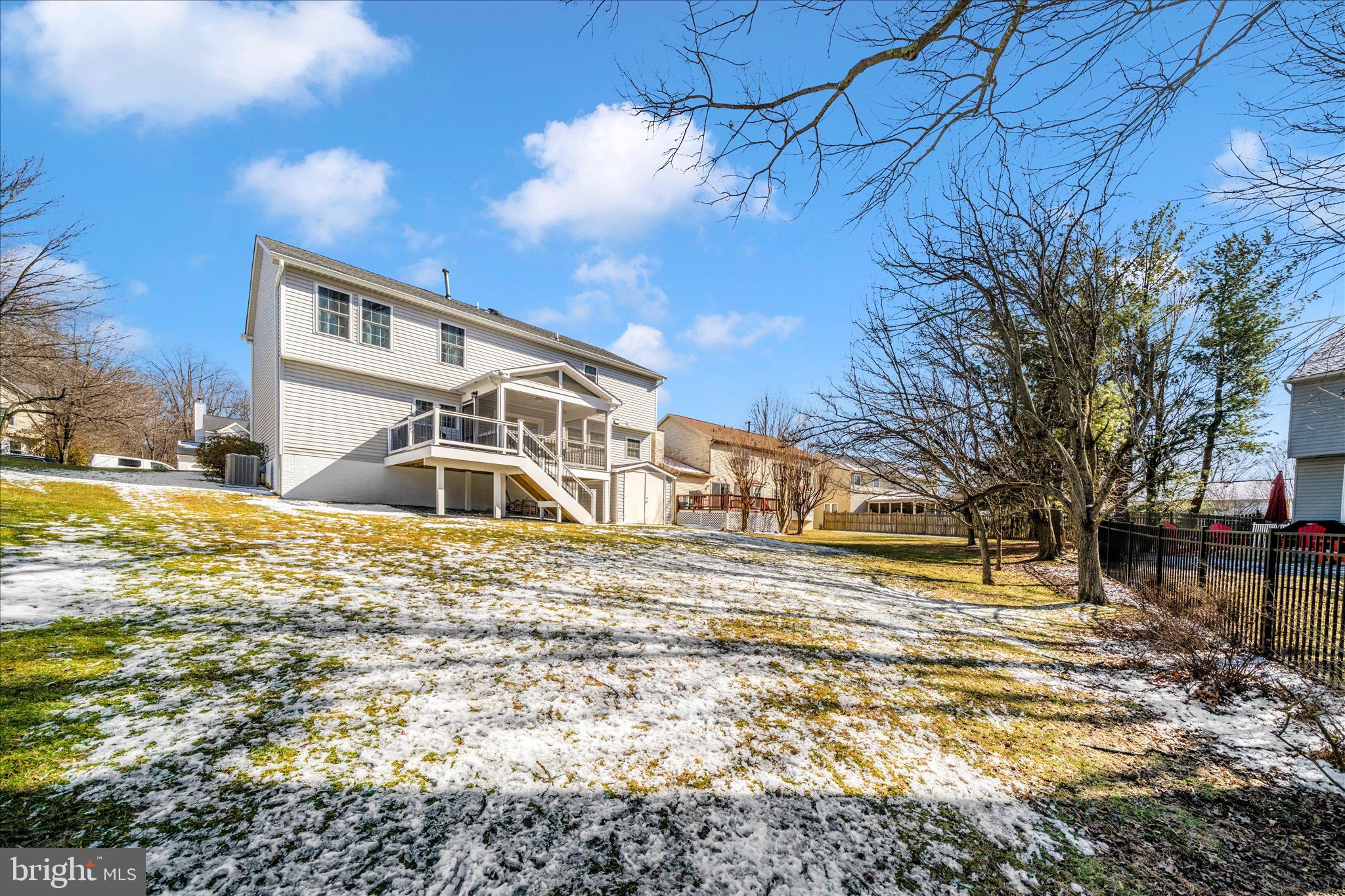 LONGRIDGE KNOLLS - Residential