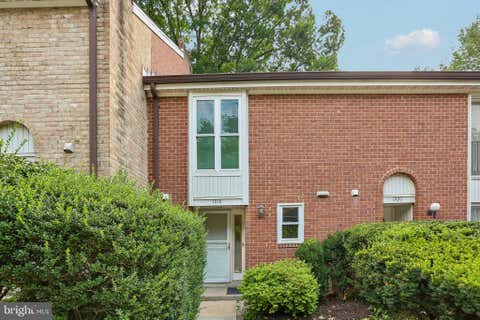 Townhouse For Sale - 1918 Greenhaven Drive<br/> BALTIMORE, MD 21209