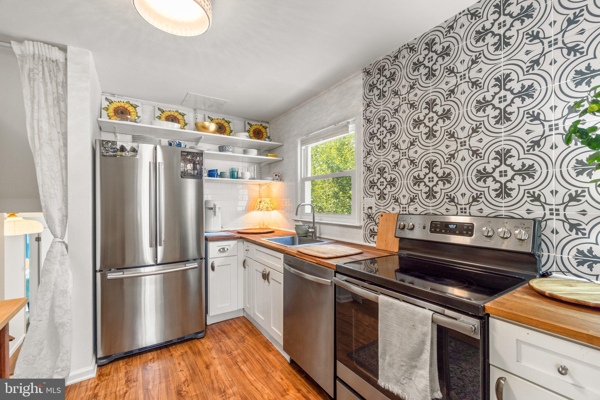 HILLSIDE ACRES - Residential