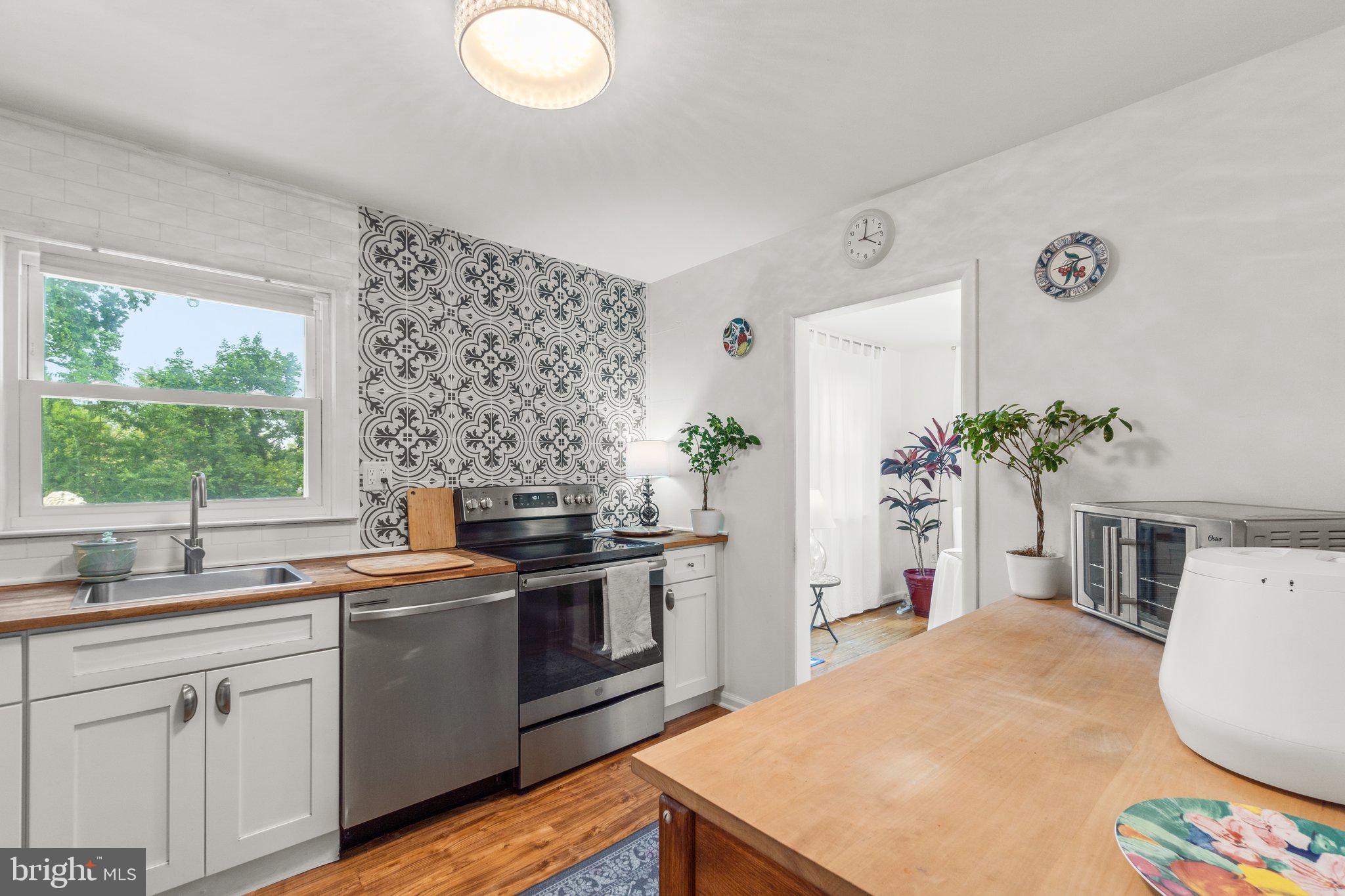 HILLSIDE ACRES - Residential