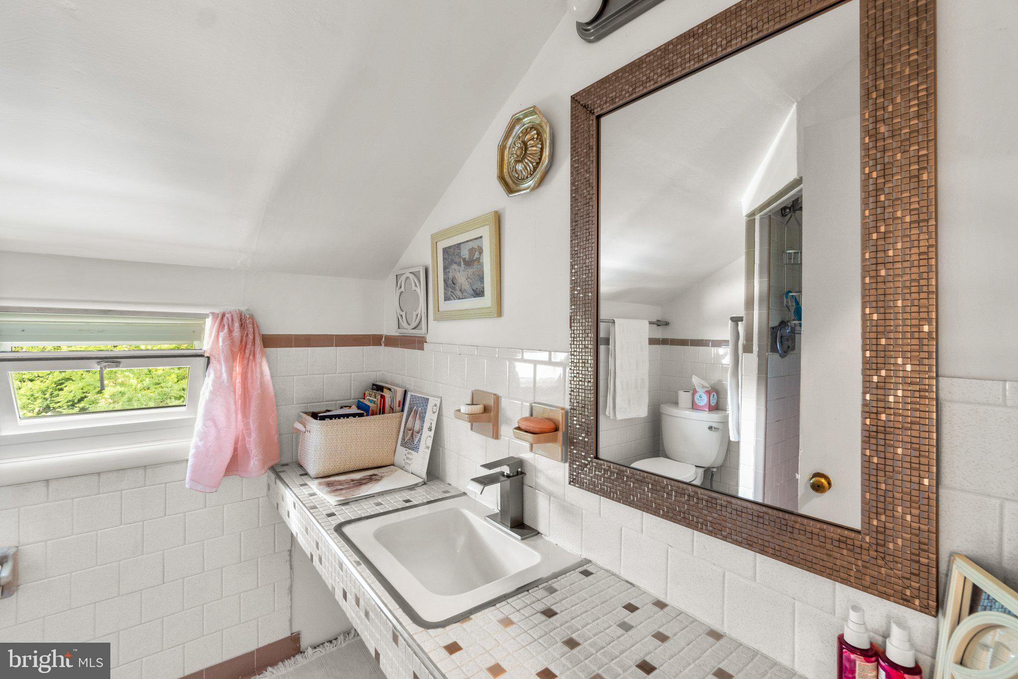 HILLSIDE ACRES - Residential