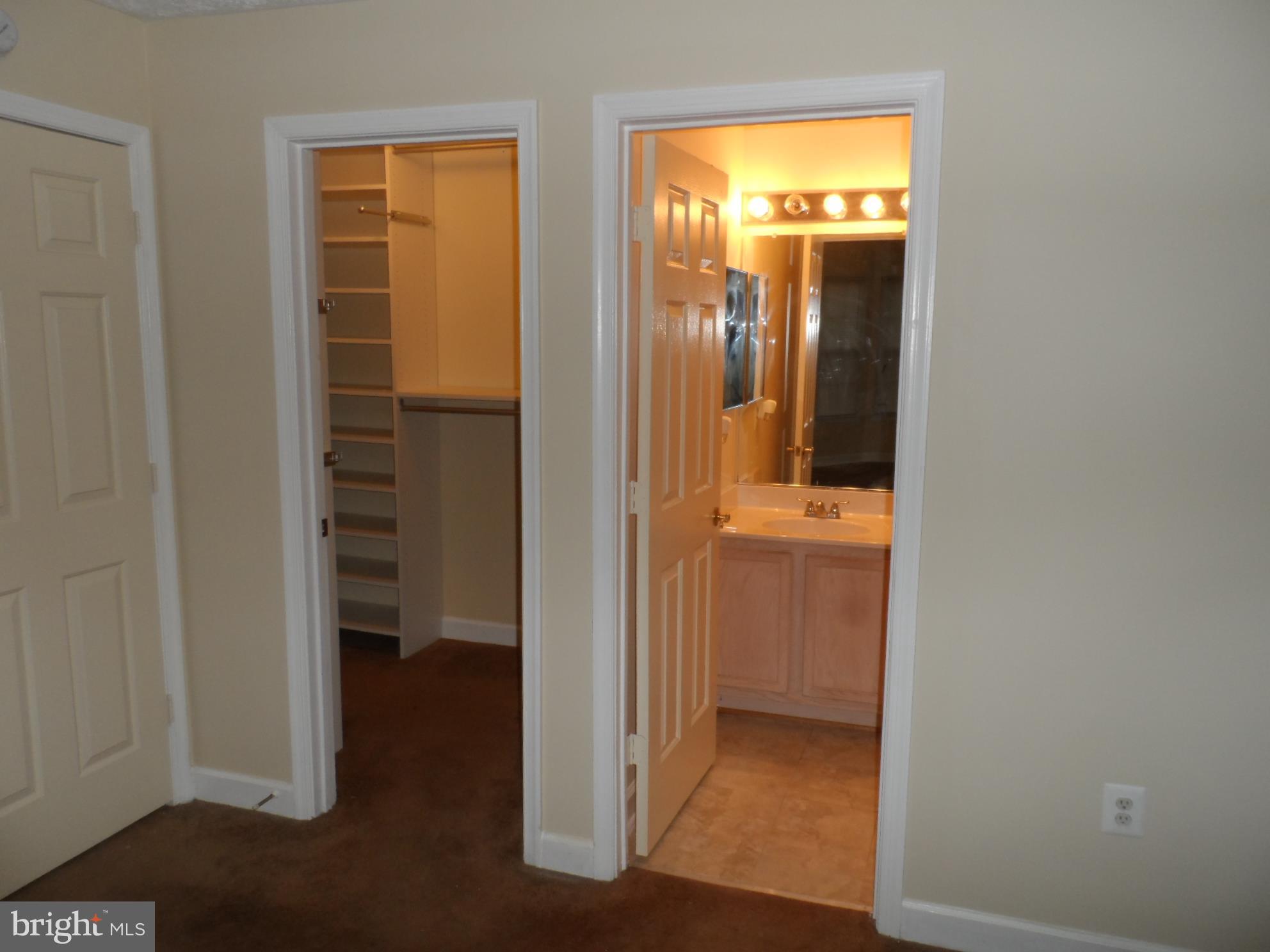 BRINKLEY OVERLOOK - Residential Lease