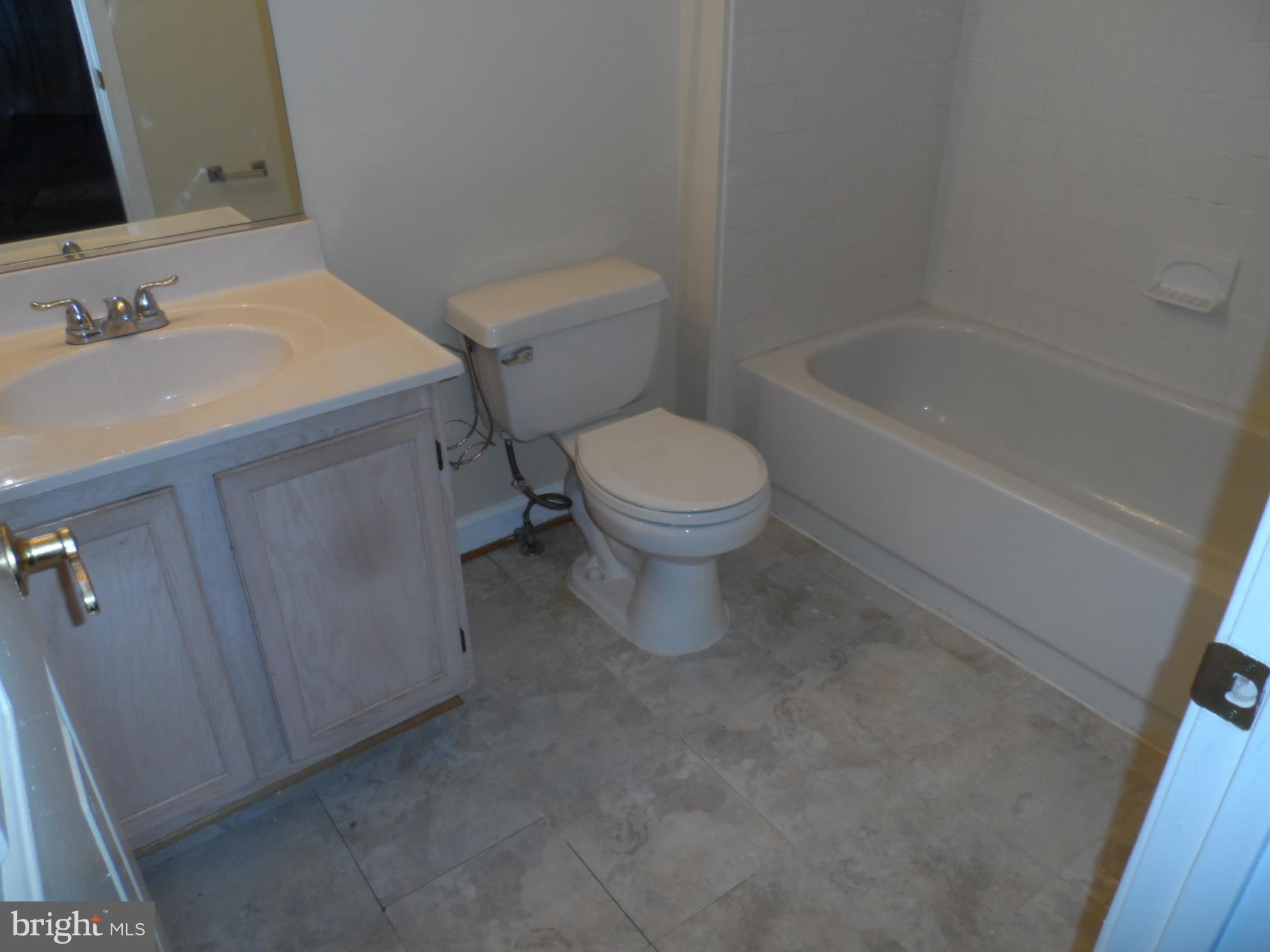 BRINKLEY OVERLOOK - Residential Lease