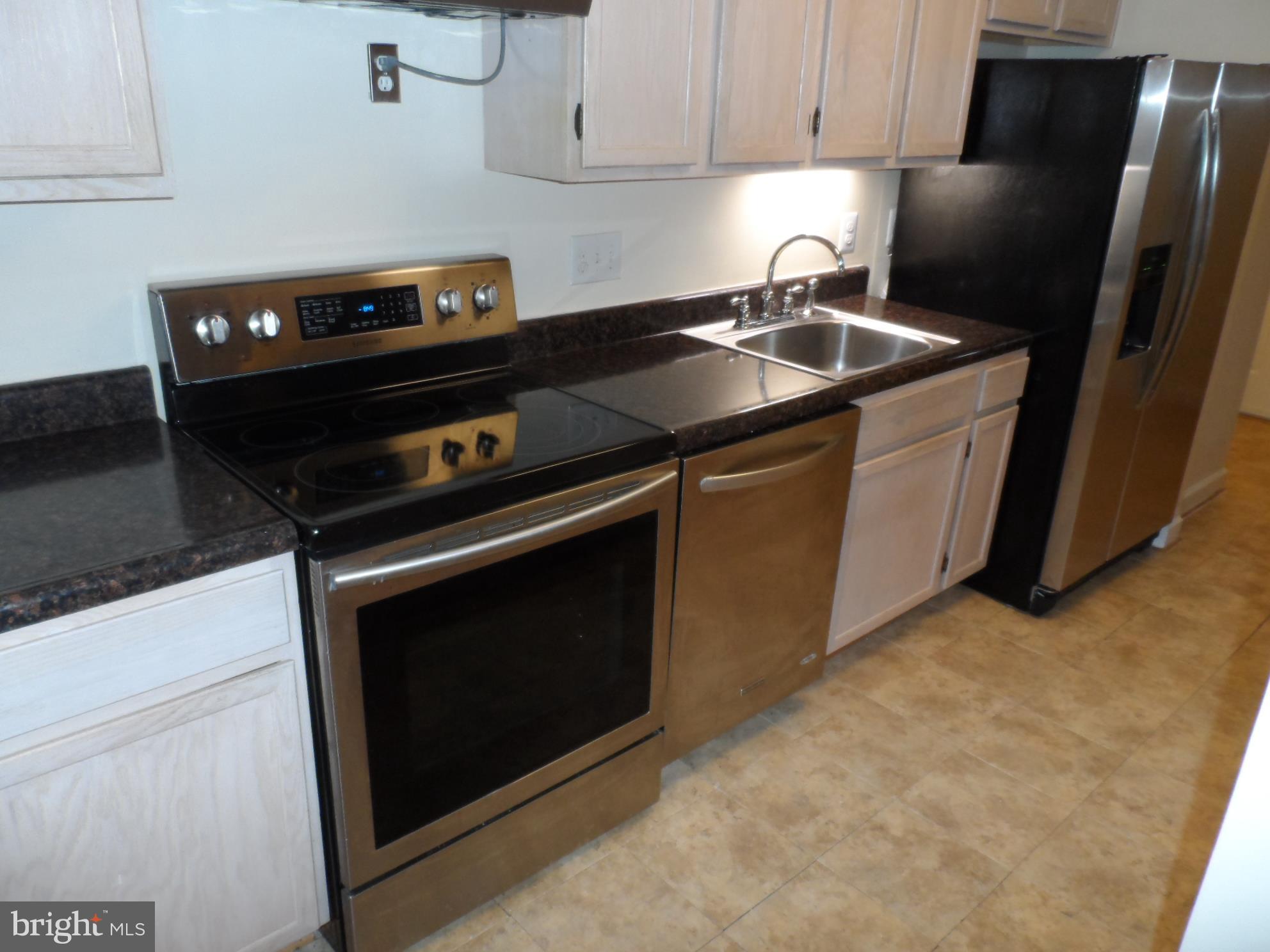 BRINKLEY OVERLOOK - Residential Lease